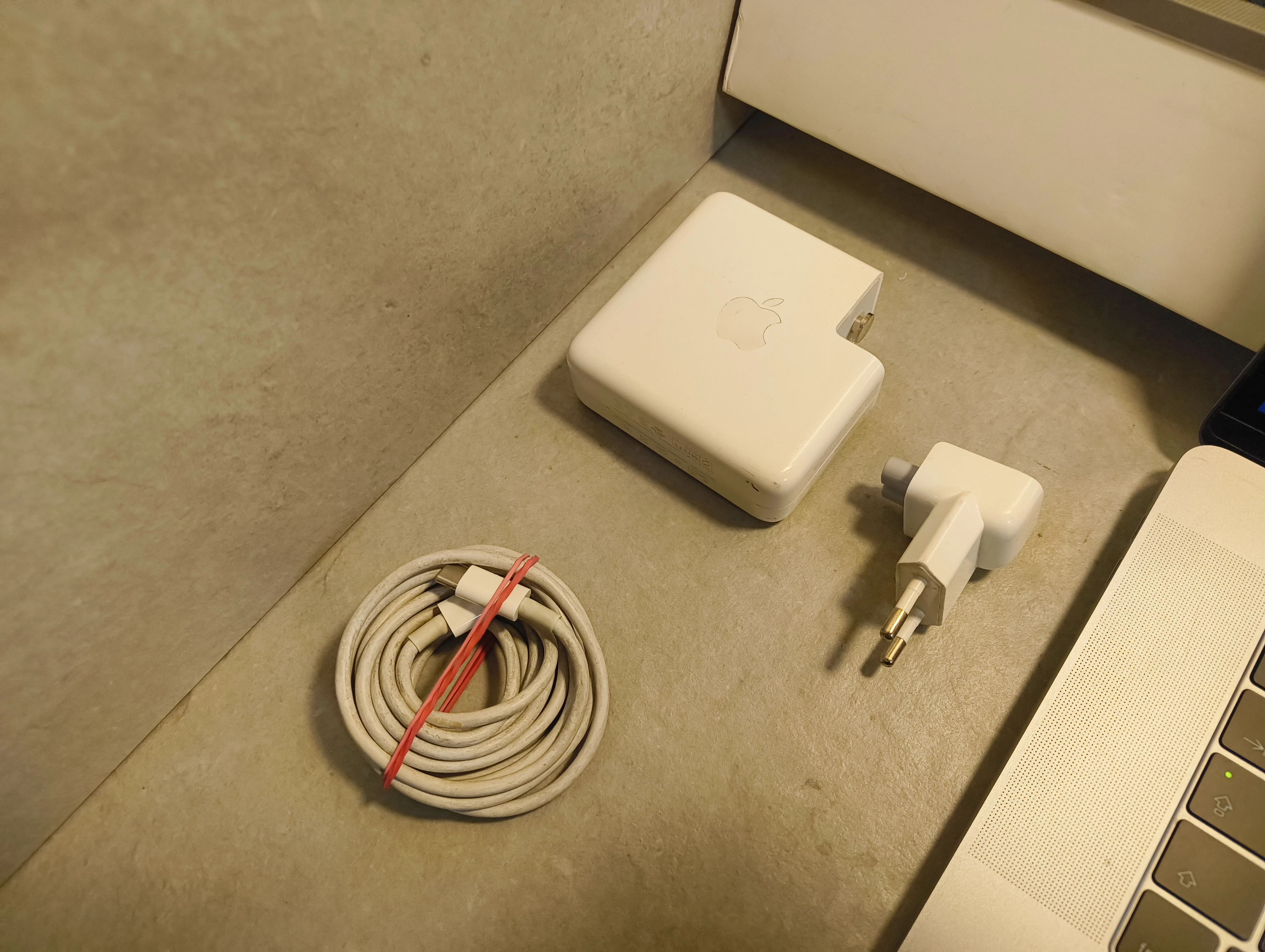 laptop-macbook-pro-2017-i7-16512-ean-gtin-5906583481739