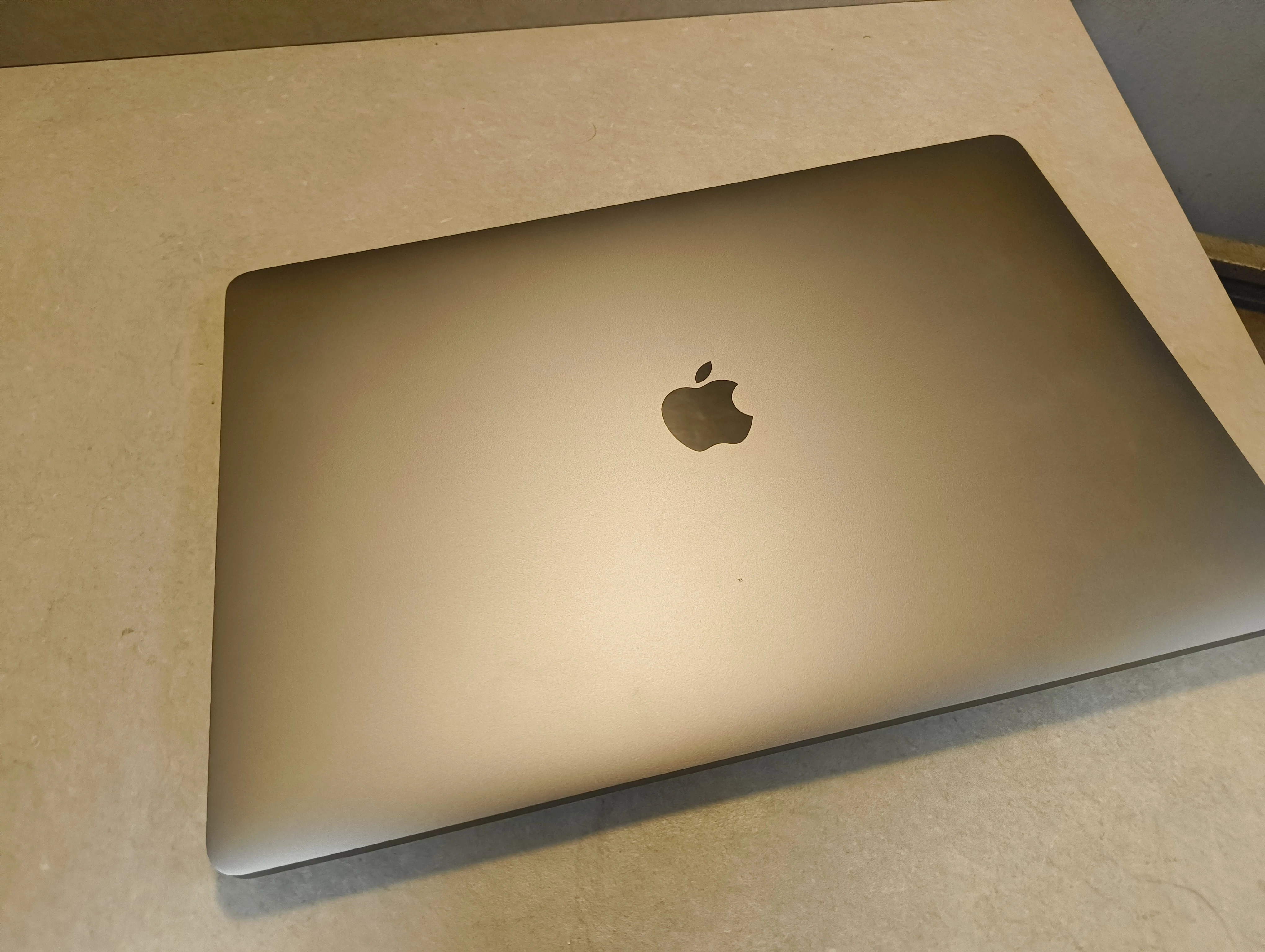 laptop-macbook-pro-2017-i7-16512-seria-procesora-4366-10