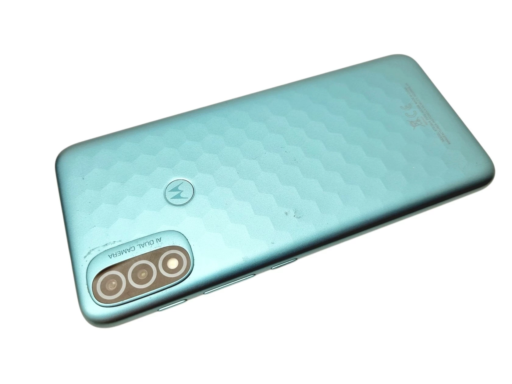 telefon-motorola-e20-przekatna-ekranu-650