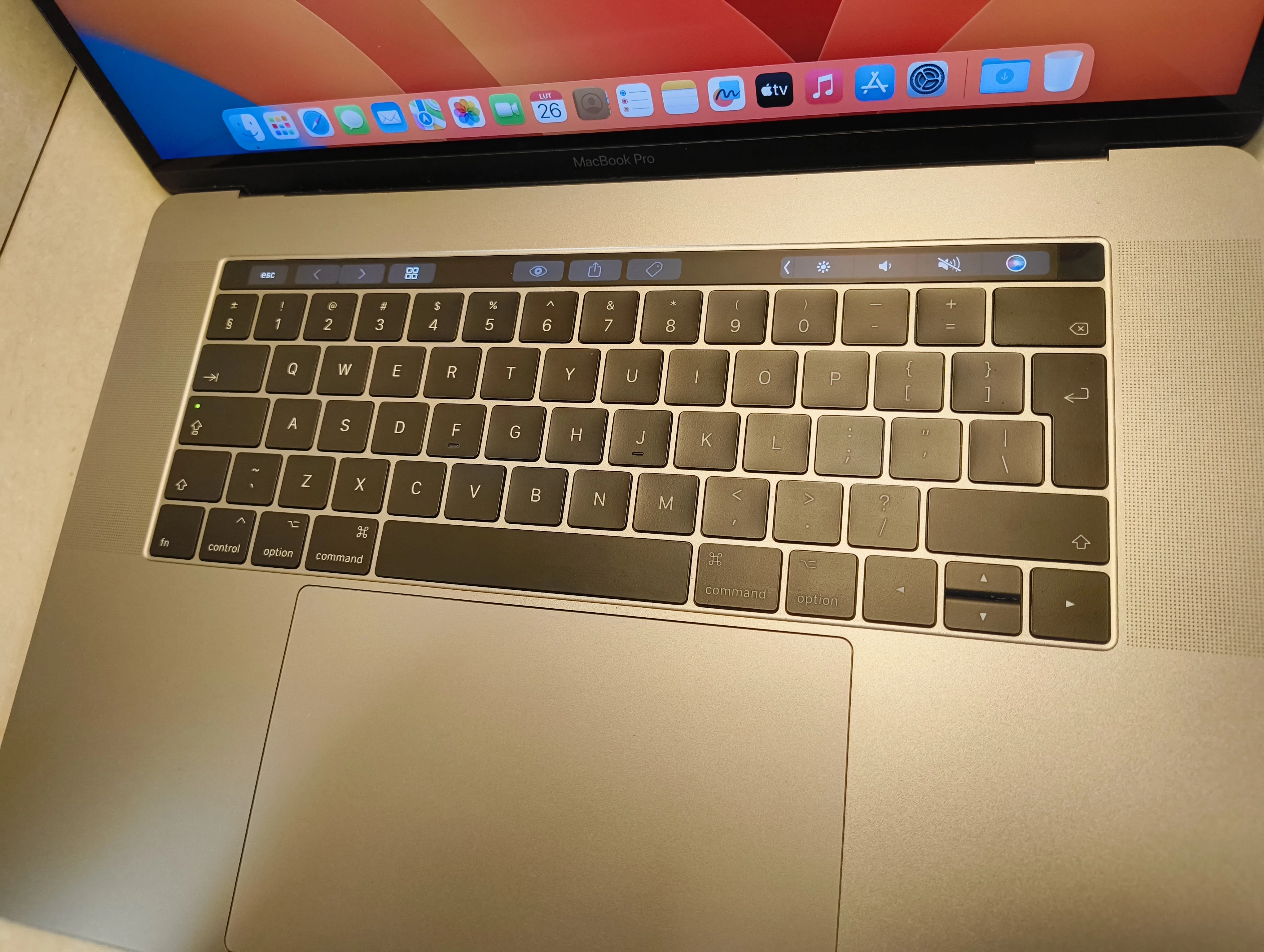 laptop-macbook-pro-2017-i7-16512-kod-producenta-271055-uniw