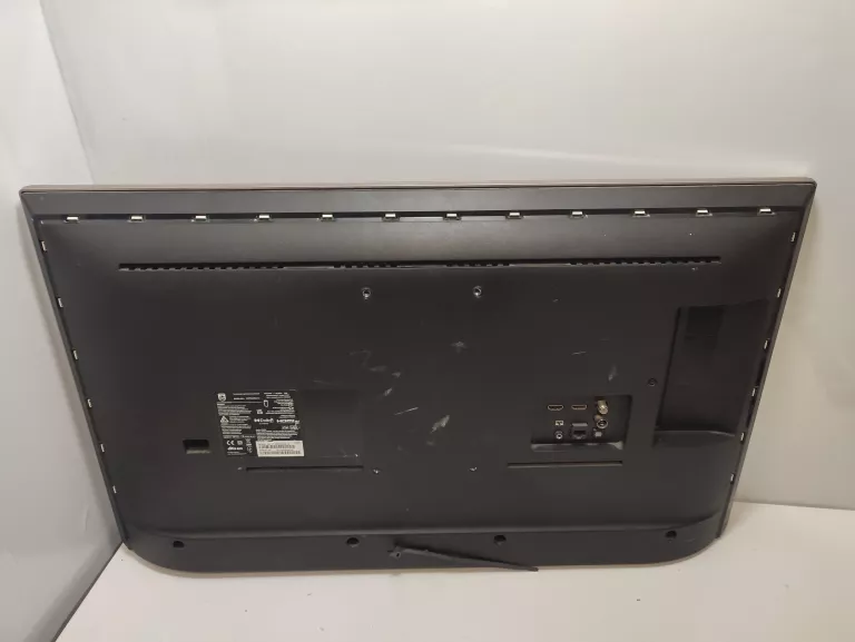 telewizor-philips-32pfs690612-opis-przekatna-ekranu-cale-3200