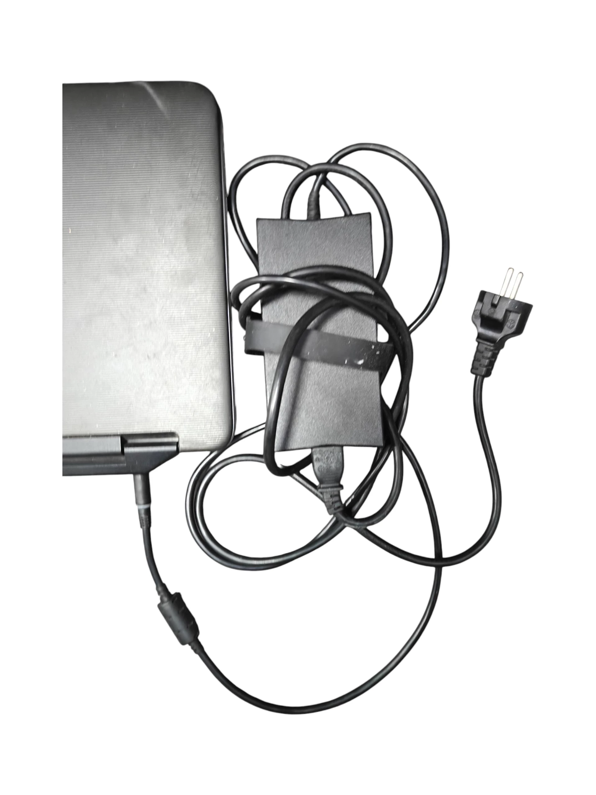 laptop-dell-vostro-2520-d4465-pojemnosc-dysku-240