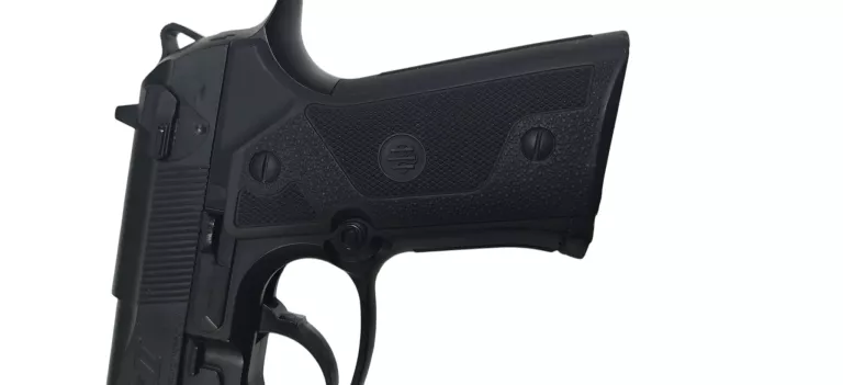 wiatrowka-beretta-elite-2-45mm-kabura-na-udo-tarcze-pudelko-model-beretta-elitte-ii