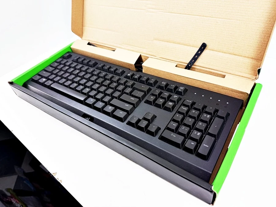 klawiatura-membranowa-razer-cynosa-chroma-pudelko-stan-11323-2
