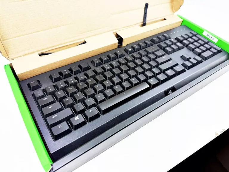klawiatura-membranowa-razer-cynosa-chroma-pudelko-ean-gtin-8886419343868