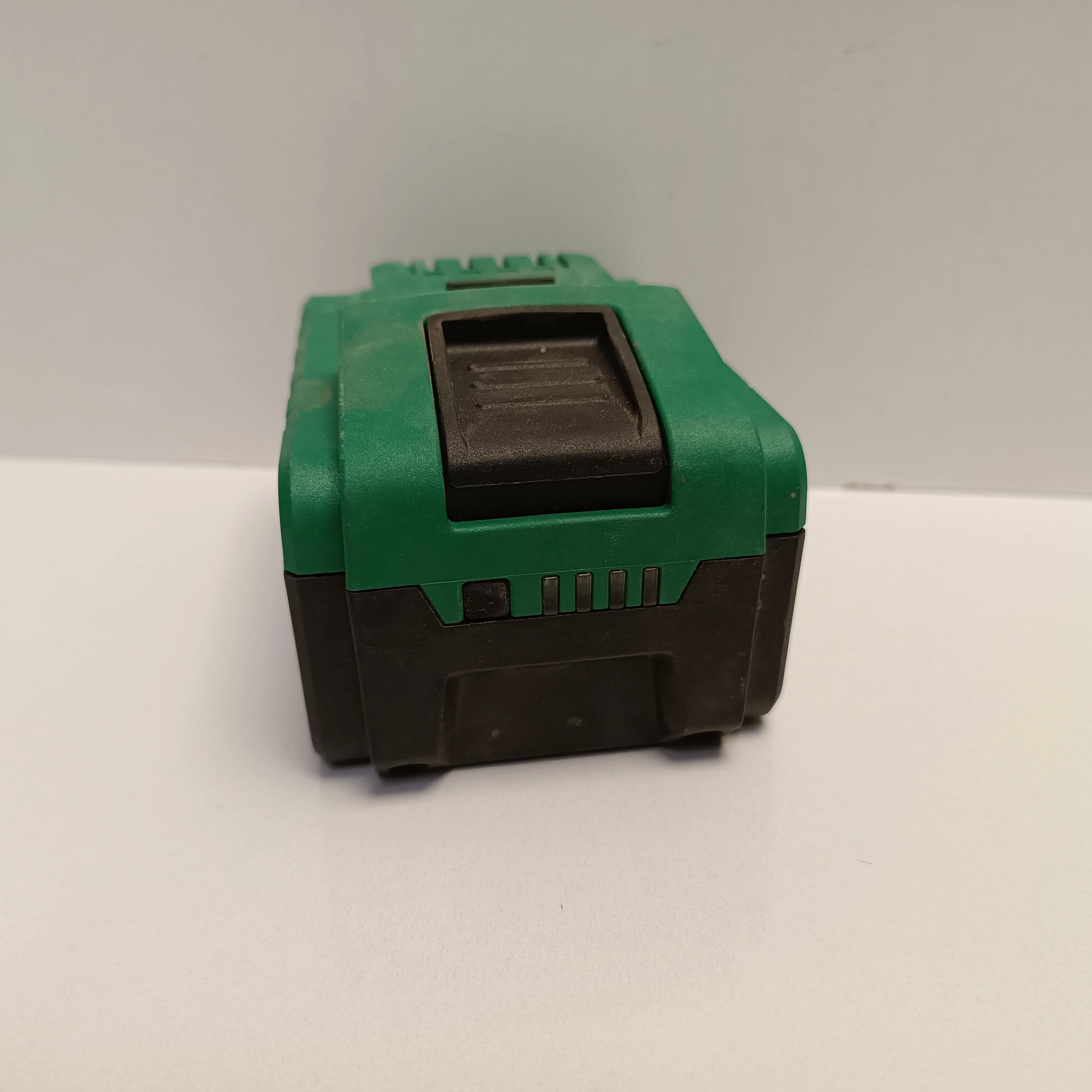 bateria-akumulator-li-ion-stalco-20-v-8-ah-bls20-8ahp-ean-gtin-5904012161047