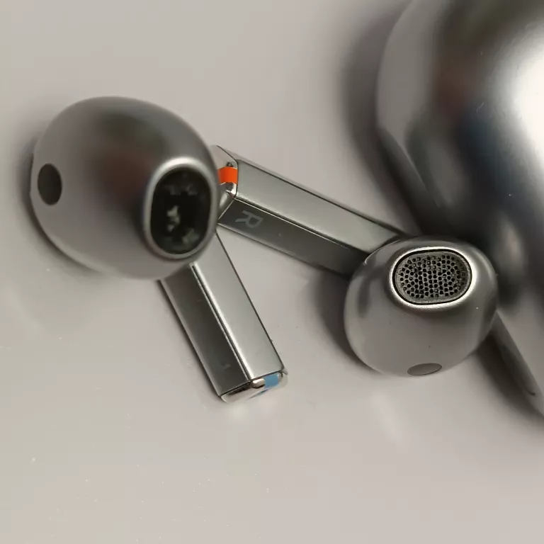 sluchawki-samsung-sm-r530-transmisja-sygnalu-203713-217785