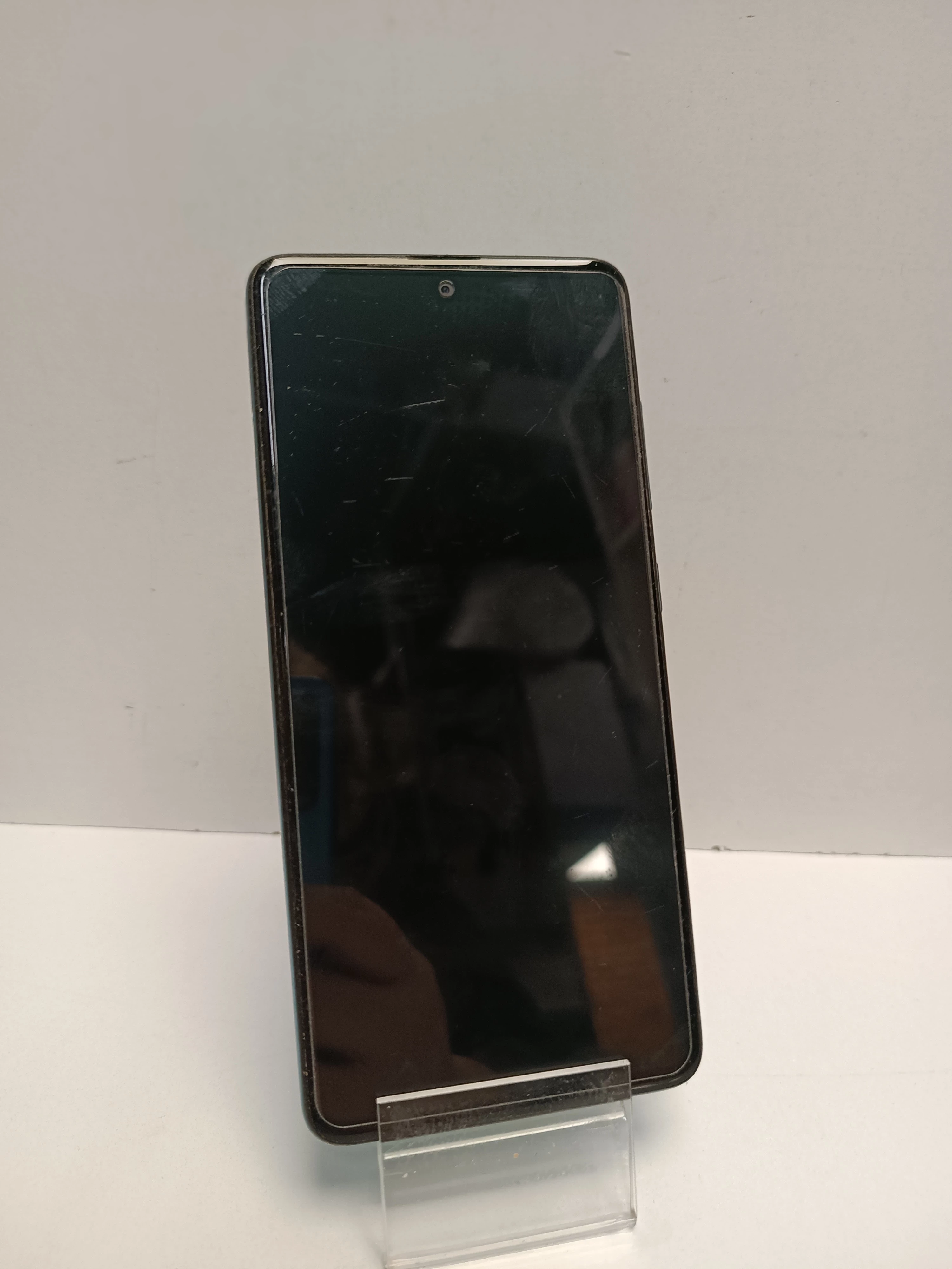 telefon-samsung-galaxy-a51-zbite-szielko-aparatu-4128gb-kod-producenta-sma515fzbveue