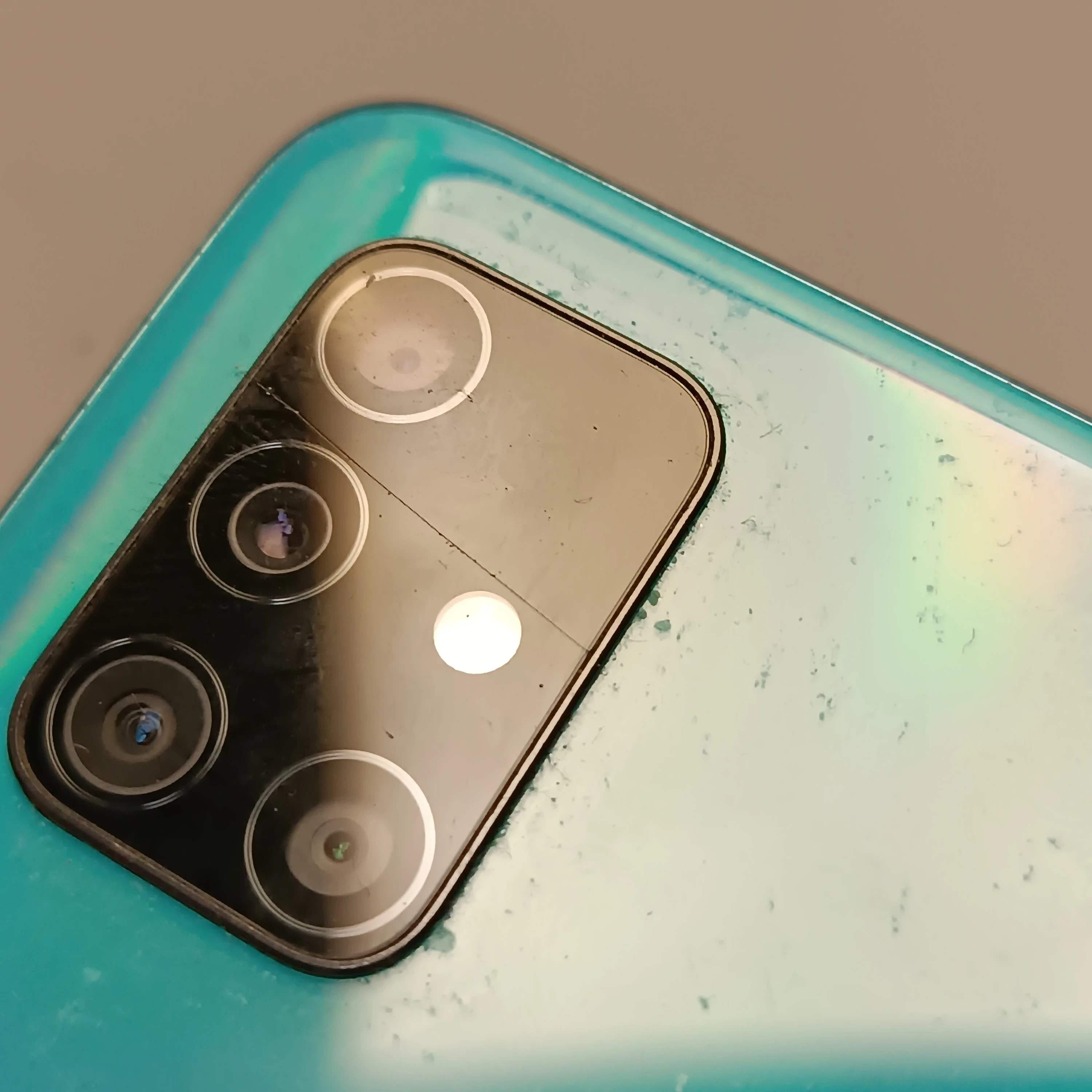 telefon-samsung-galaxy-a51-zbite-szielko-aparatu-4128gb-komunikacja-219-2