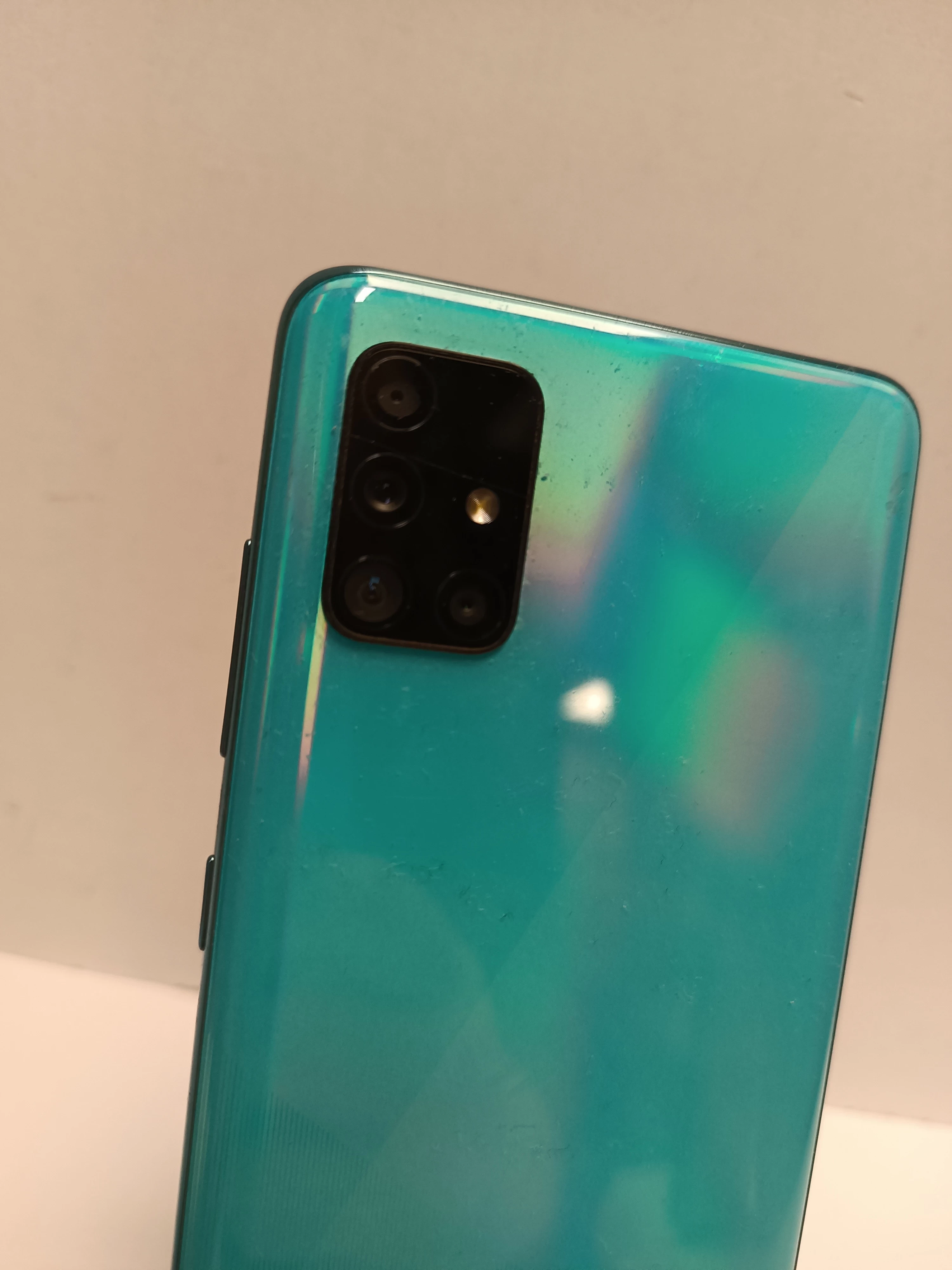 telefon-samsung-galaxy-a51-zbite-szielko-aparatu-4128gb-system-operacyjny-4388-1