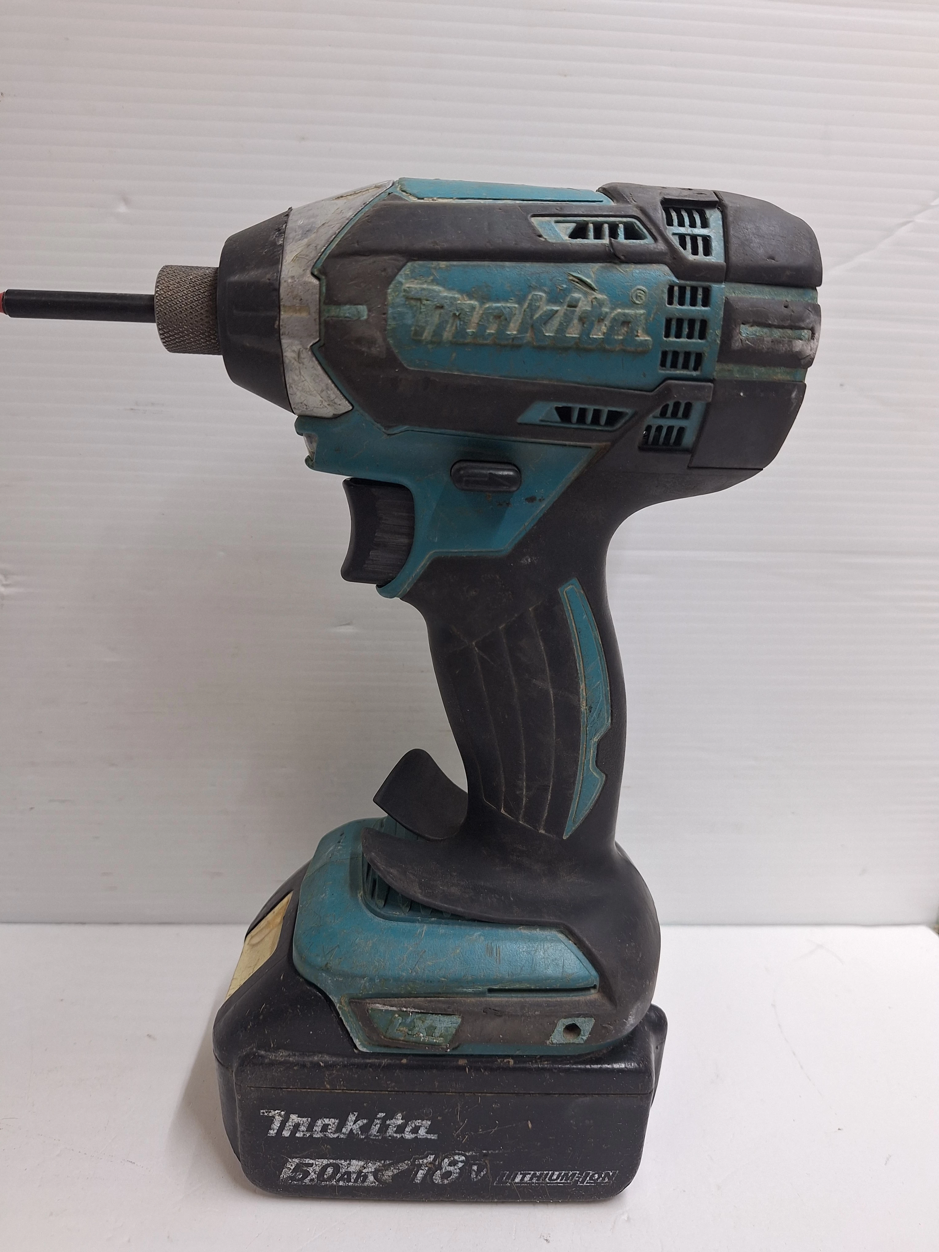 wkretarka-makita-dtd152zakulad-stan-11323-2