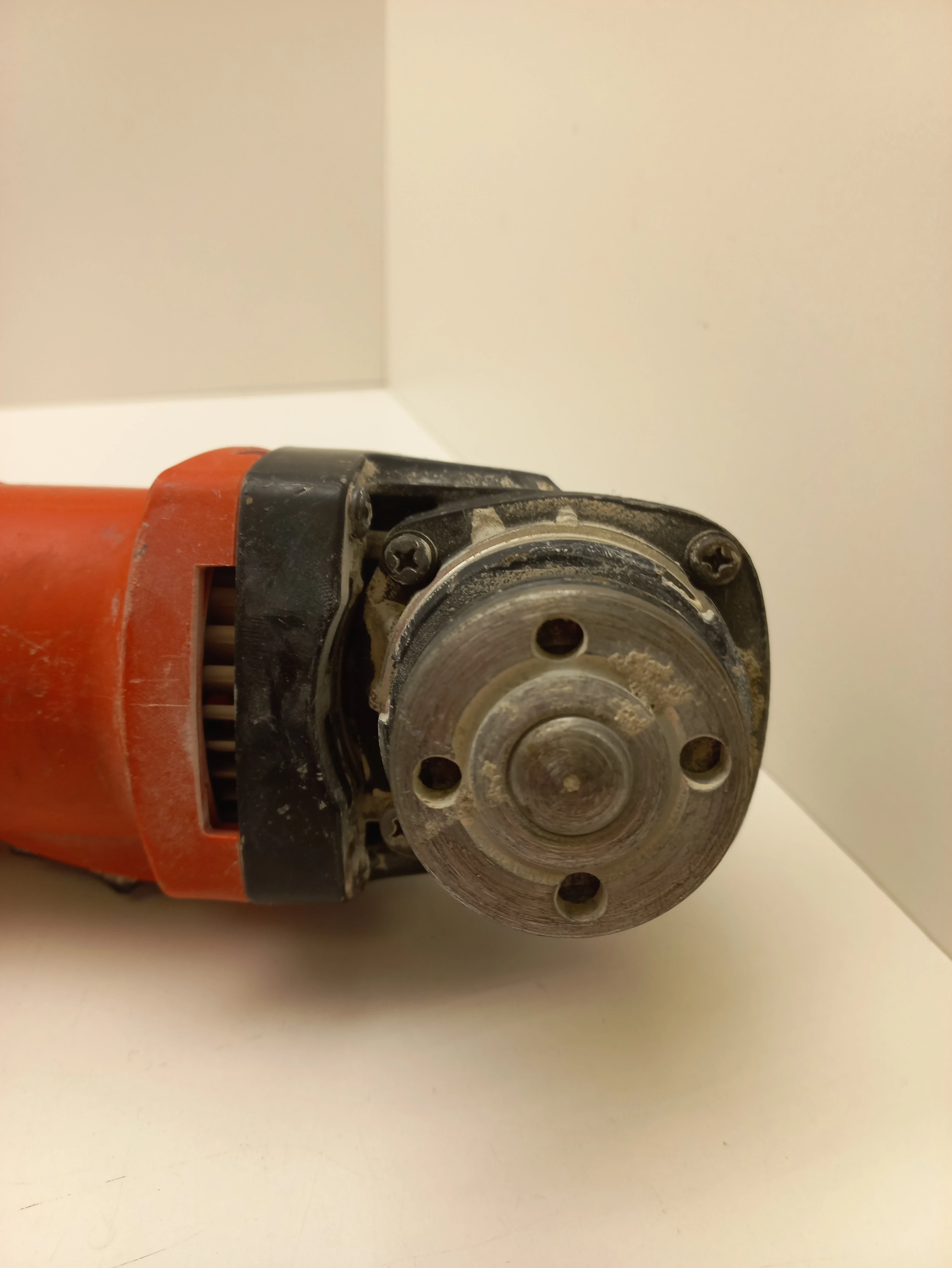 yato-szlifierka-katowa-1100w-z-regulacja-yt-82101-ean-gtin-5906083033728