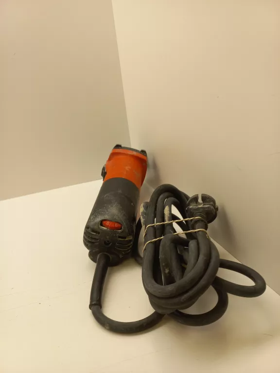 yato-szlifierka-katowa-1100w-z-regulacja-yt-82101-kod-producenta-yt-82101