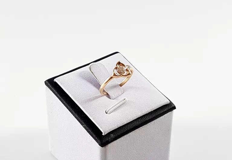 zloty-pierscionek-585-188g-cyrkonie-roz-16-waga-228