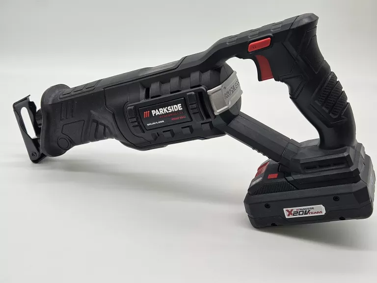 akumulatorowa-pila-szablasta-20-v-pssap-20-li-e6-dworcowa-2-leszno-gold-fish