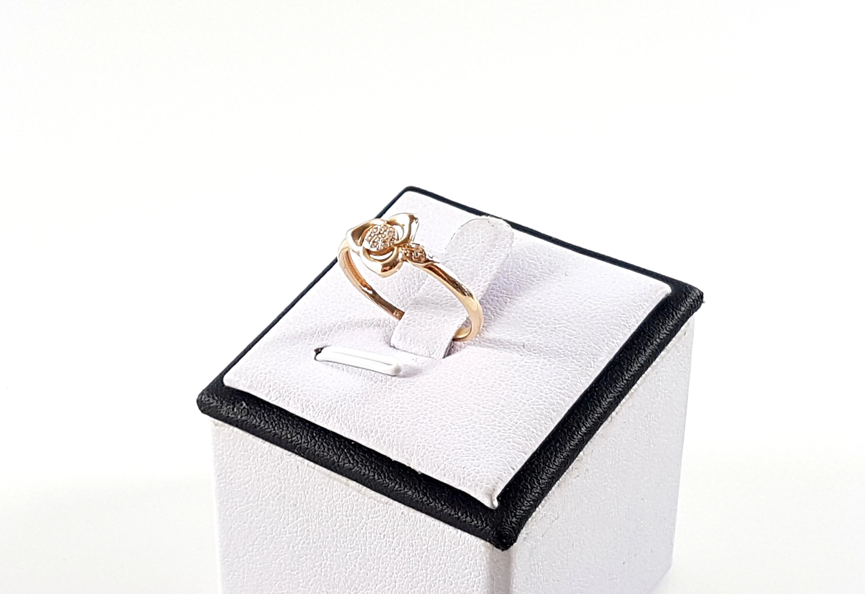 zloty-pierscionek-585-188g-cyrkonie-roz-16-marka-248811-958954