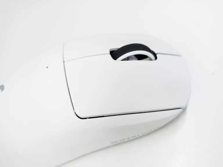 myszka-bezprzewodowa-gamingowa-logitech-pro-x-superlight-2-sensor-515-1