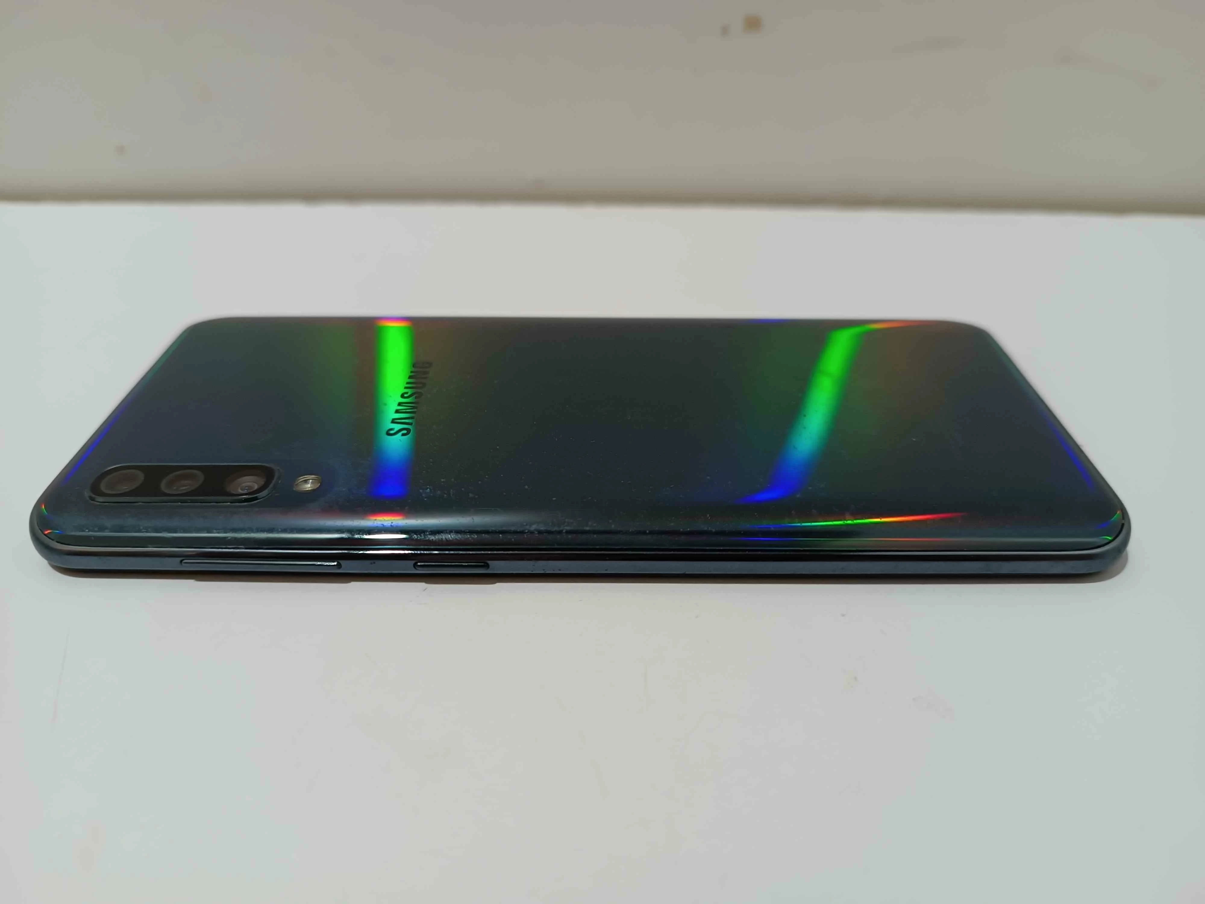 telefon-samsung-galaxy-a50-przekatna-ekranu-640