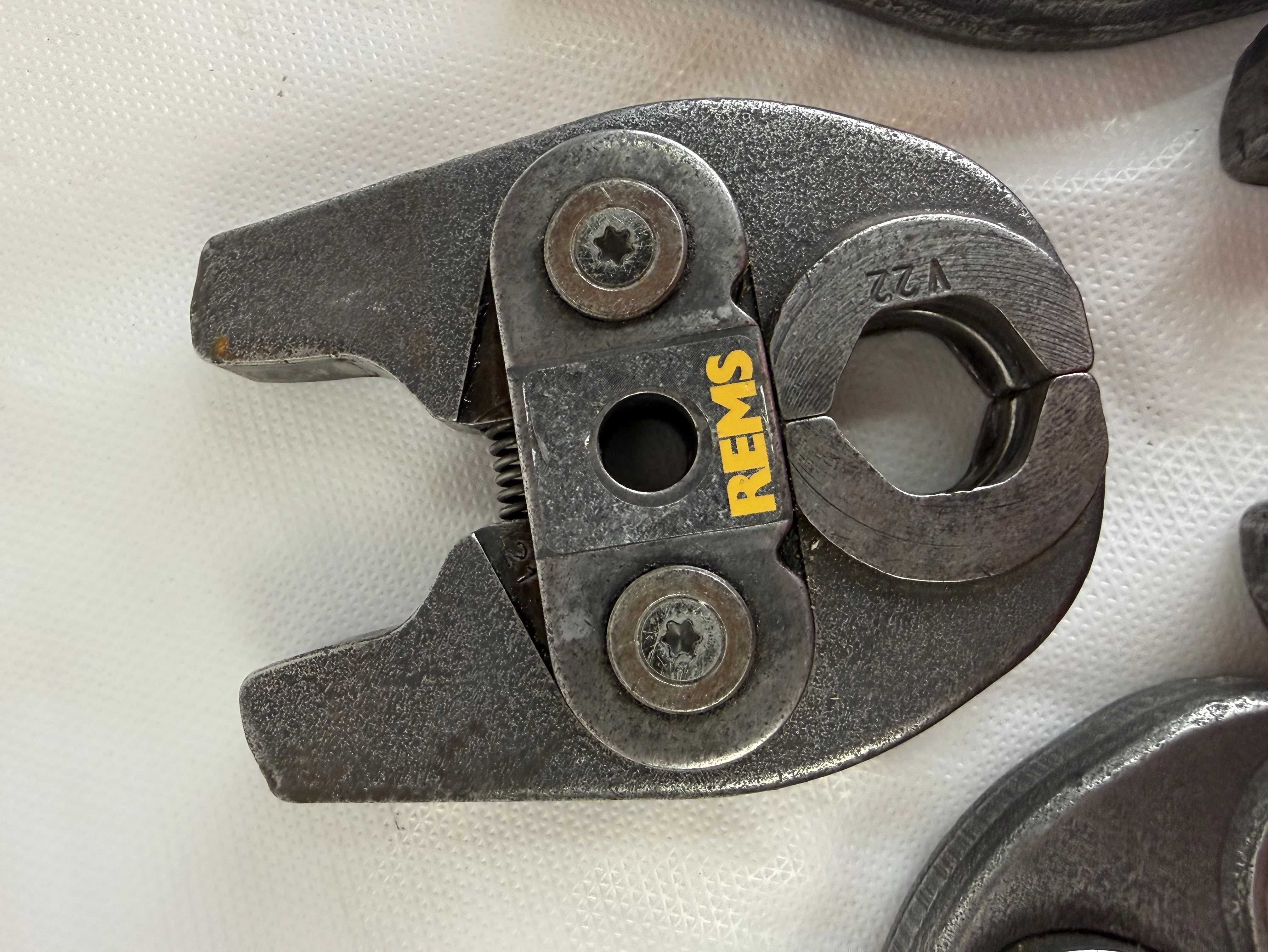 4-x-zaciski-rems-v22v18v15v28-gorzowska-1-kostrzyn-nad-odra