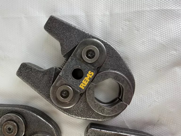 4-x-zaciski-rems-v22v18v15v28-kod-producenta-571162r