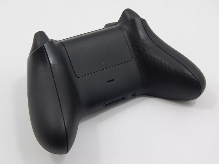 pad-xbox-1914-czarny-stan-11323-2