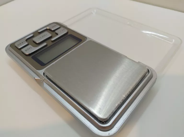 waga-jubilerska-elektroniczna-kieszonkowa-500g-pudelko-kod-producenta-1722