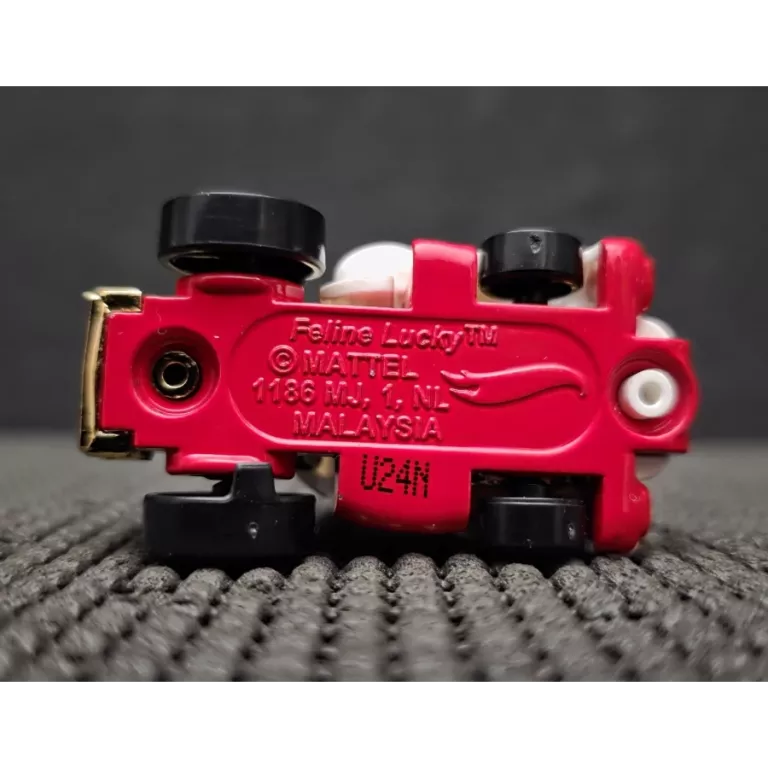 howt-wheels-hw-feline-lucky-chinski-kot-szczescia-234250-hyw52-stan-11323-238058