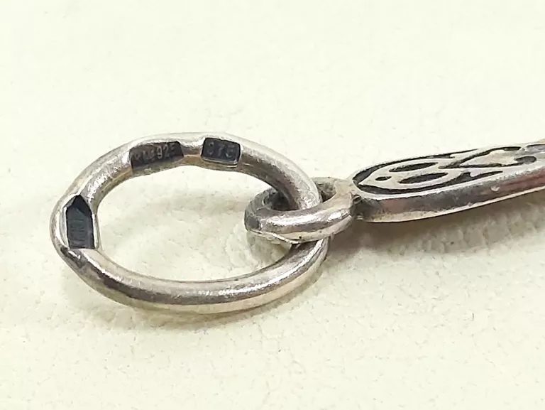 ciekawa-srebrna-zawieszka-w-ksztalcie-lyzki-proby-925-material-dominujacy-223721-2048