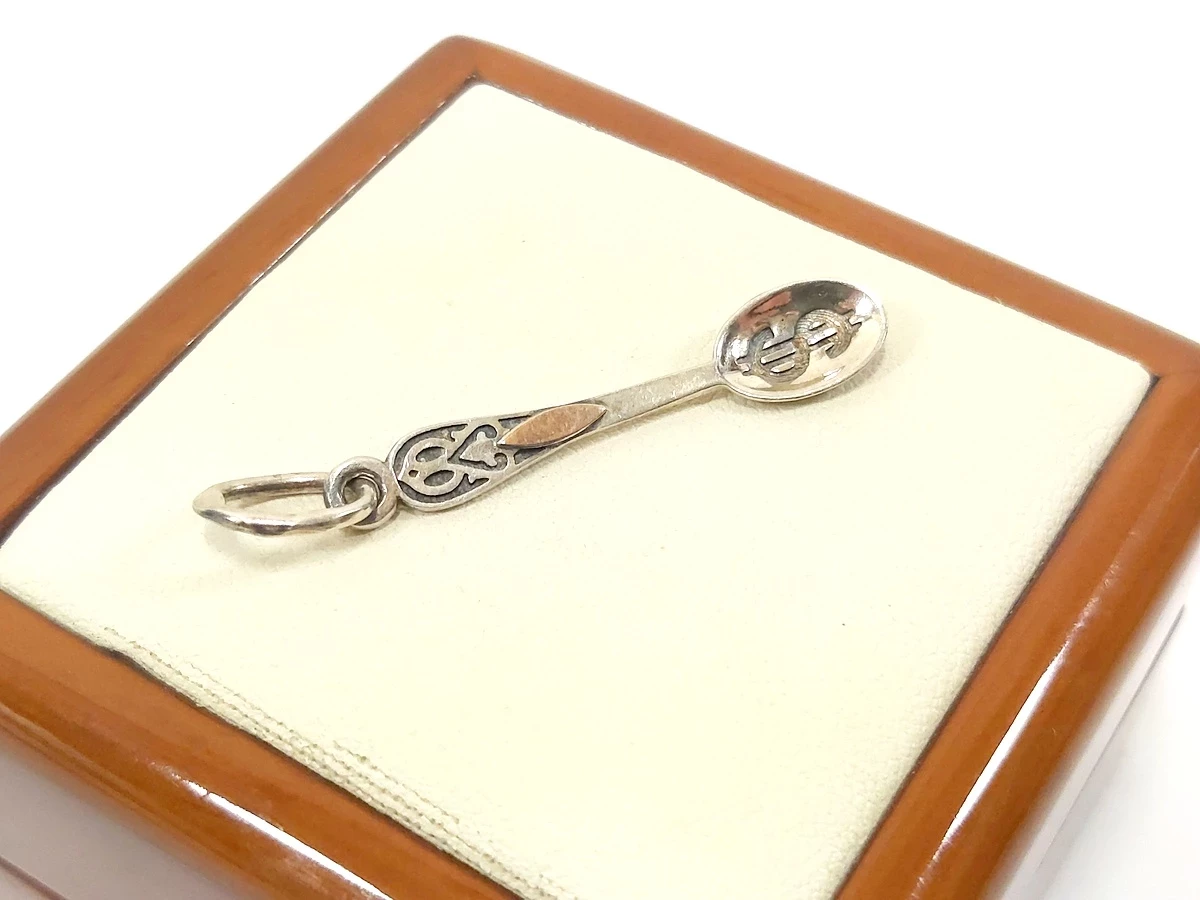 ciekawa-srebrna-zawieszka-w-ksztalcie-lyzki-proby-925-mickiewicza-1-nidzica