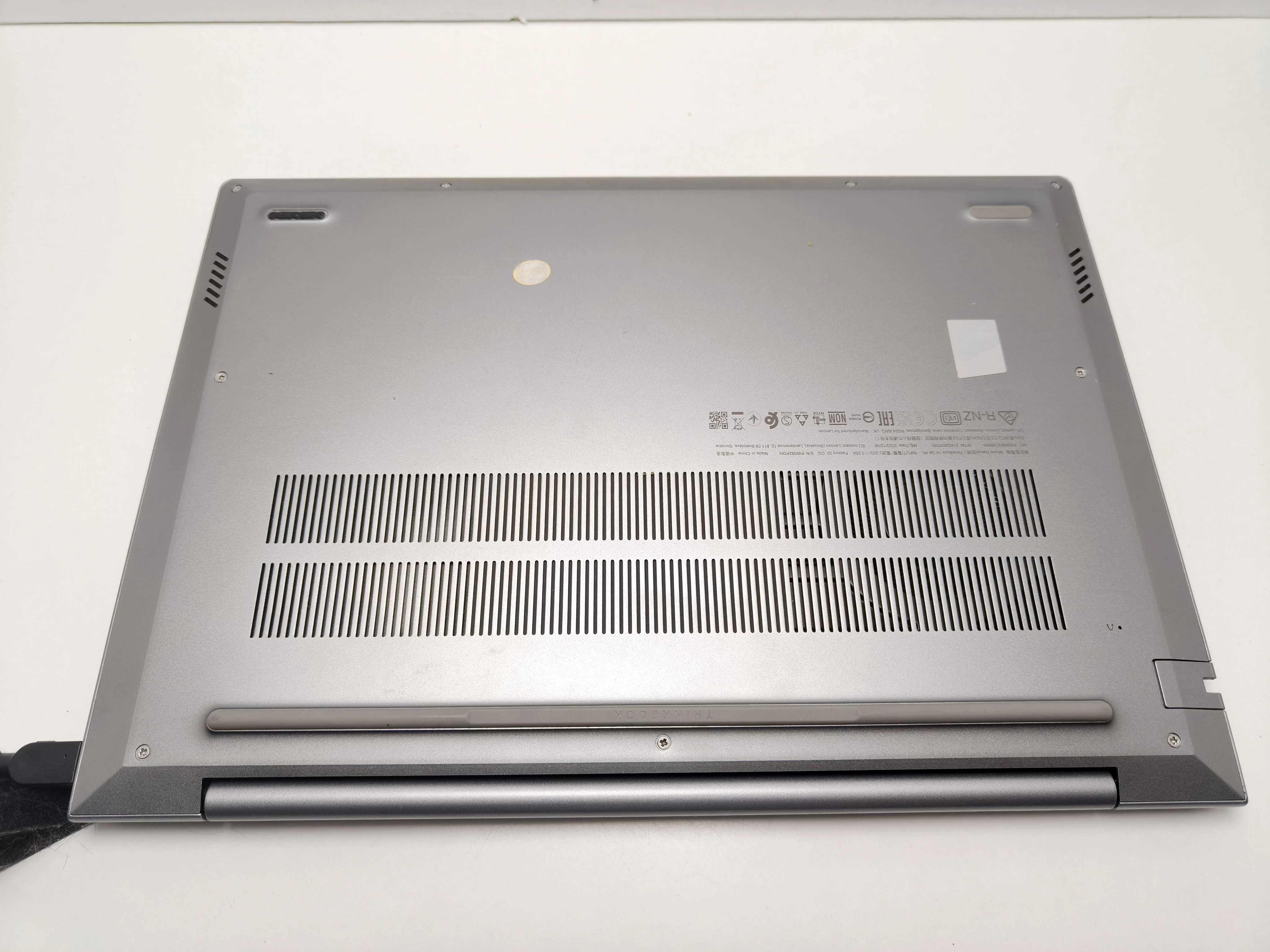 laptop-lenovo-thinkbook-14-g6-irl-przekatna-ekranu-1400