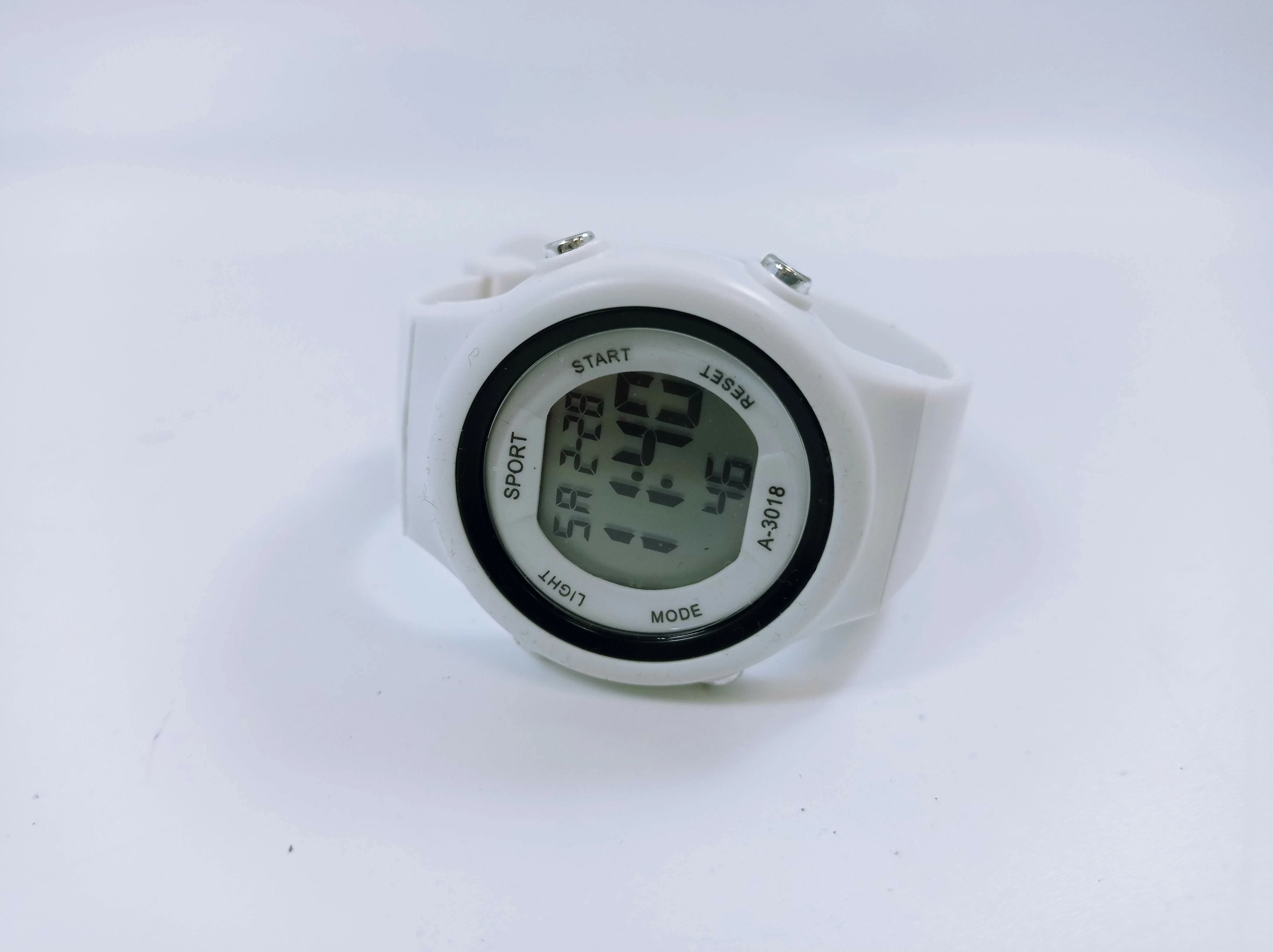 zegarek-sport-bialy-wyszynskiego-24-tczew