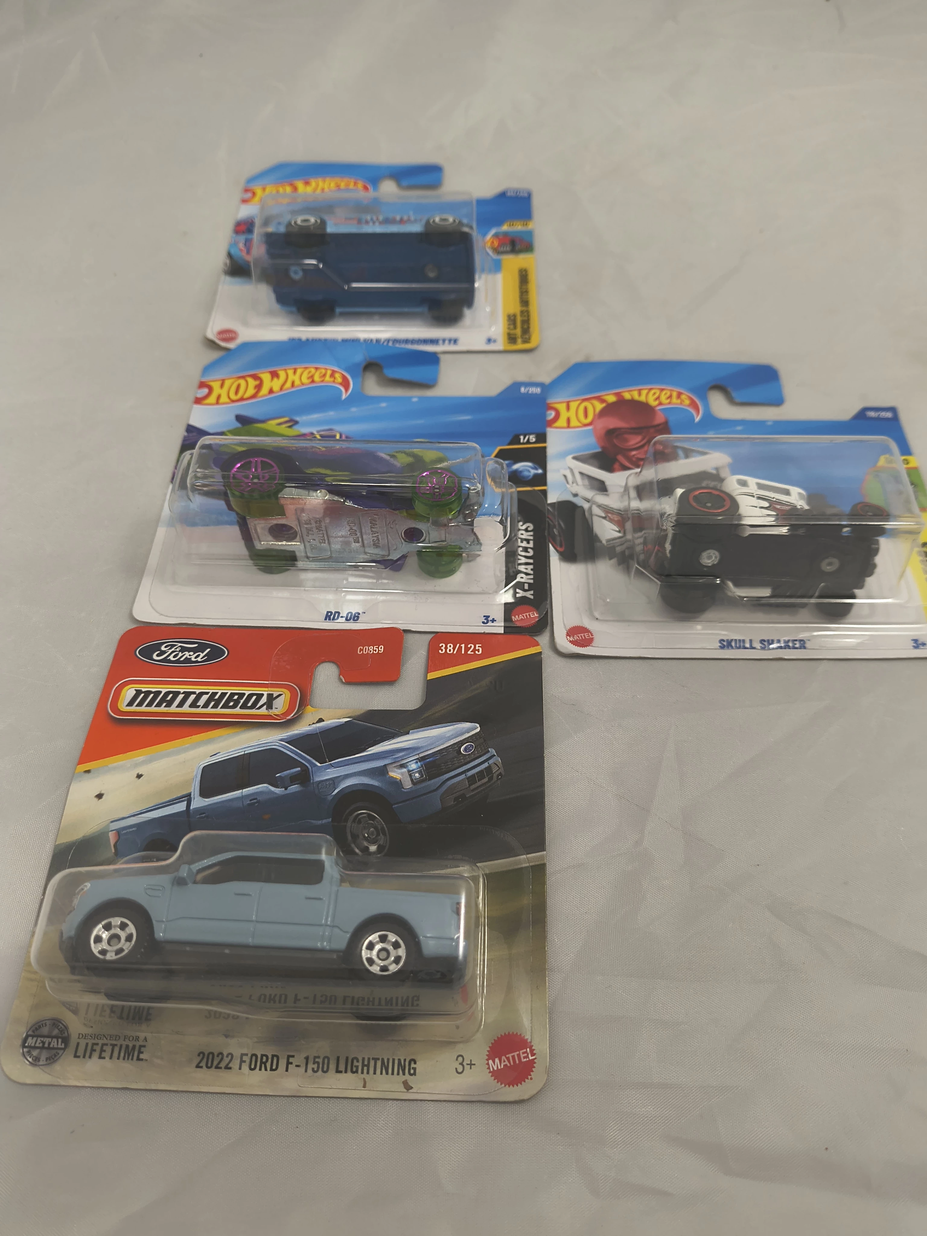 samochodziki-hotwheels-stan-11323-2