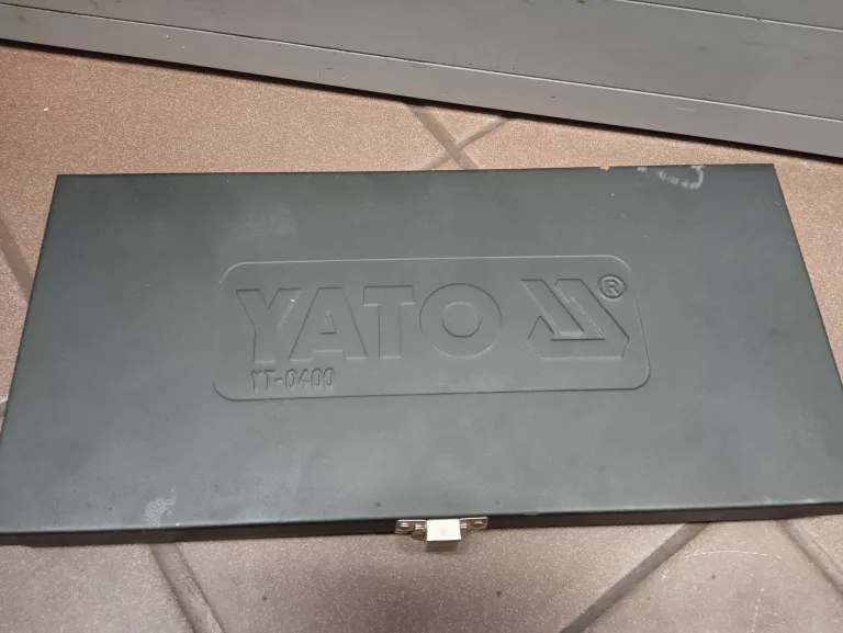 yato-yt-0400-zestaw-bitow-klucze-imbus-torx-spline-hex-40-el-kaseta-metal-ean-gtin-5906083904004