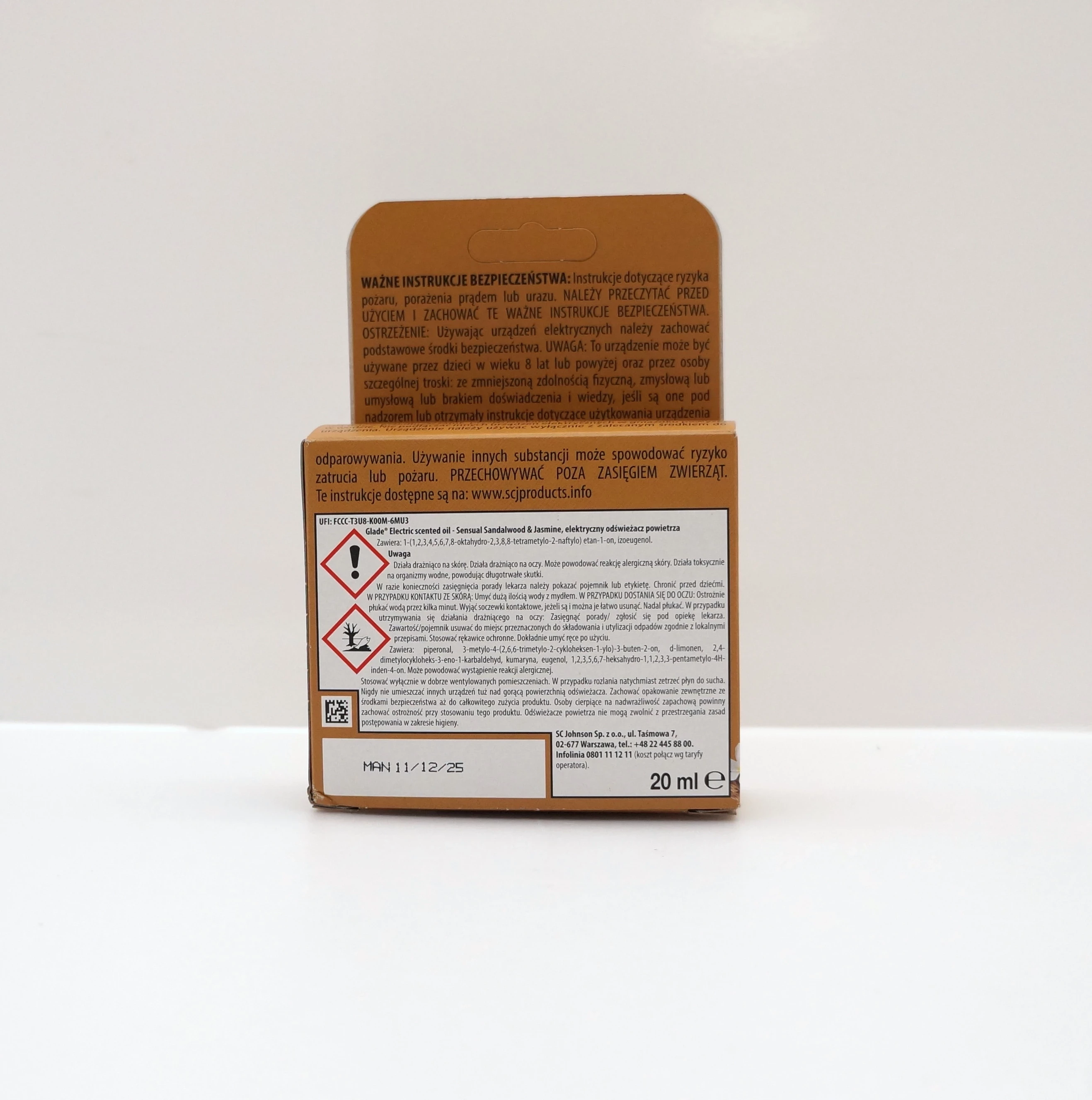 glade-elektryczny-odswiezacz-powietrza-drzewo-sandalowe-jasmin-komplet-20m-ean-gtin-5000204117042