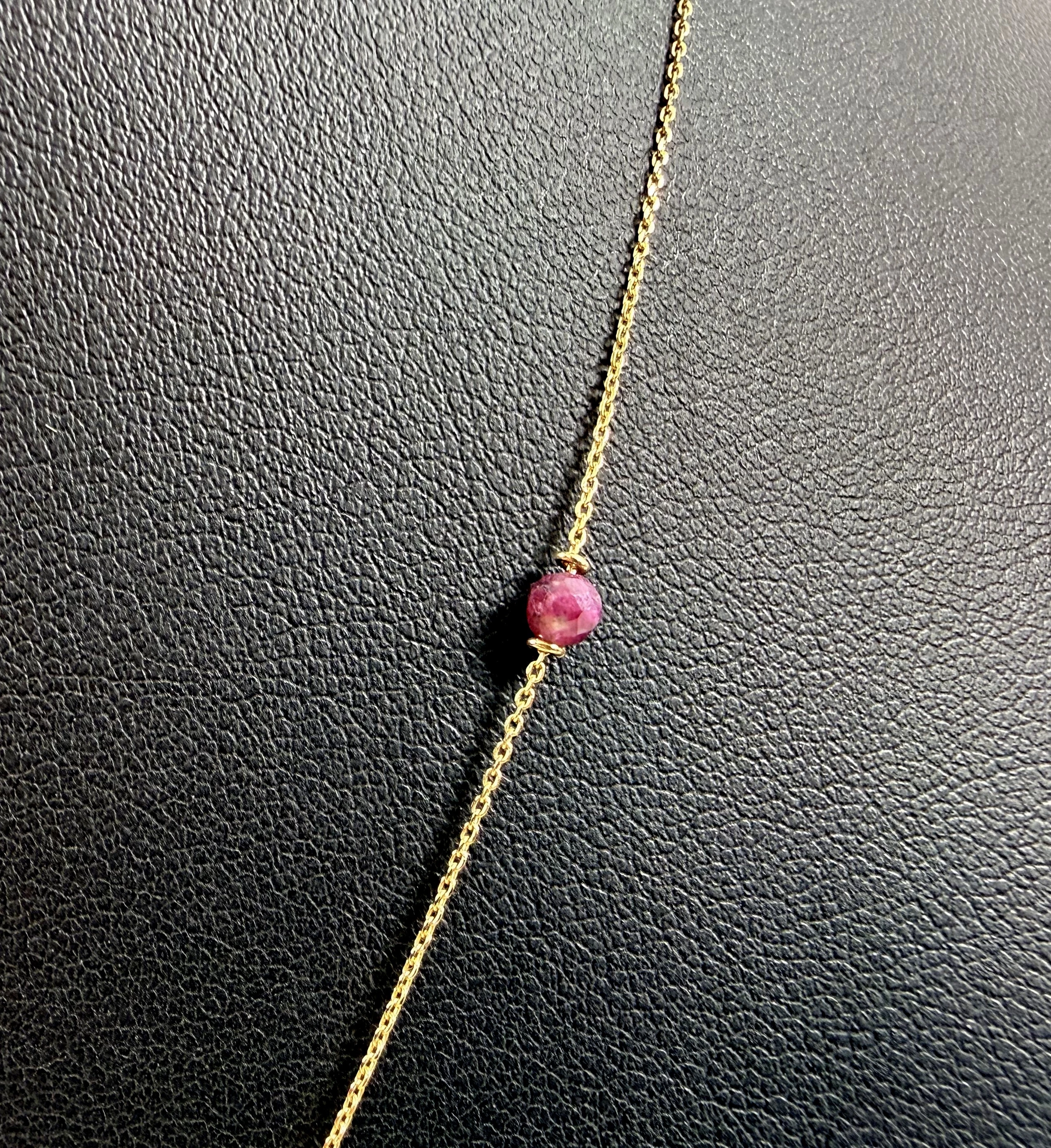 zlota-celebrytka-z-bordowymi-synt-koralikami-p585-45cm-129g-stan-11323-2