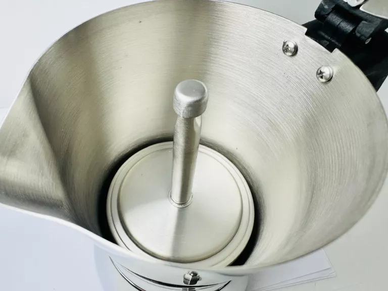 kawiarka-na-6-filizanek-ze-stali-nierdzewnej-duka-tryck-pro-ean-gtin-5901912180413