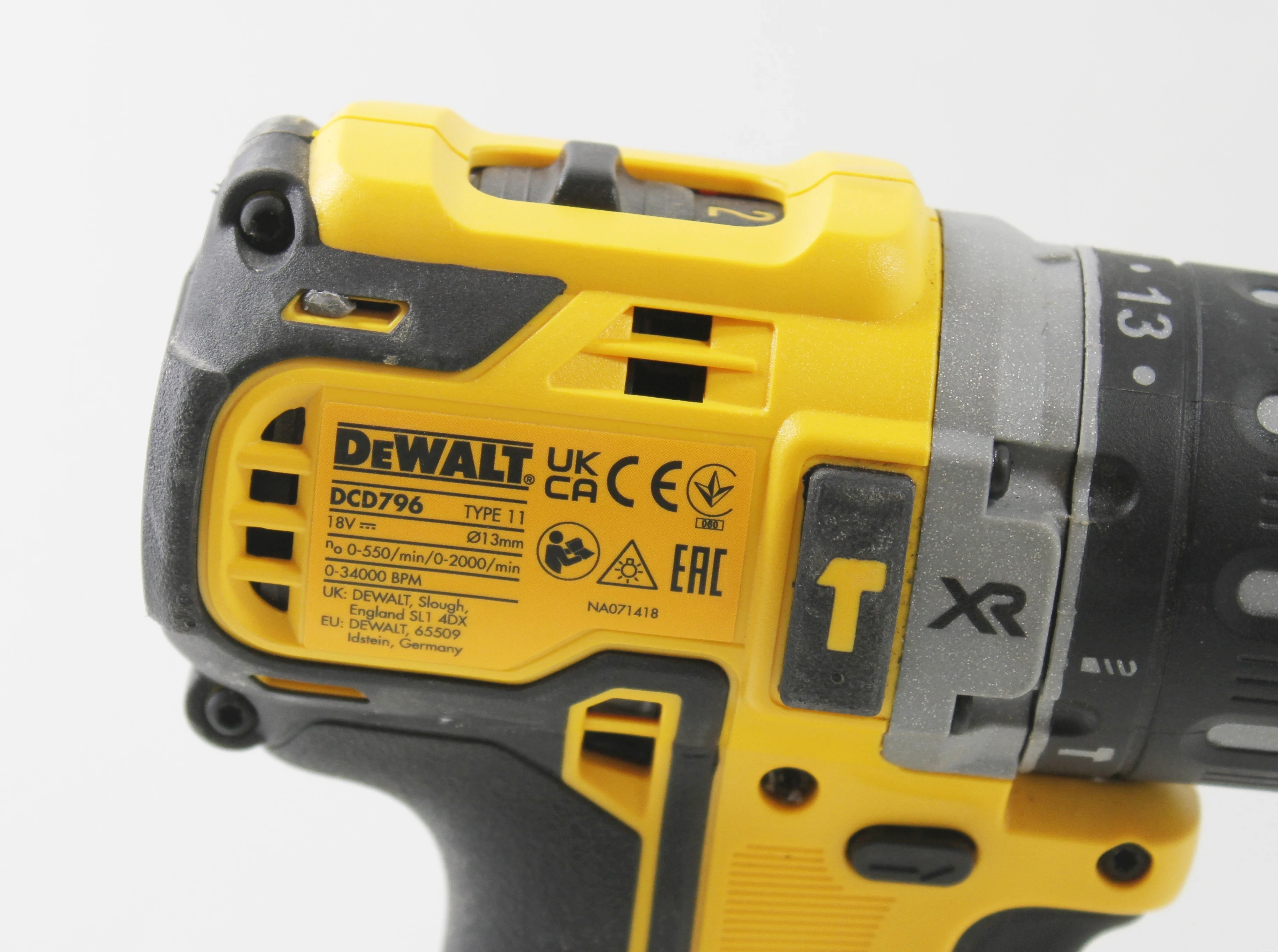 wiertarko-wkretarka-udarowa-dewalt-xr-dcd796-aku-17ah-walizka-napiecie-v-128551-6