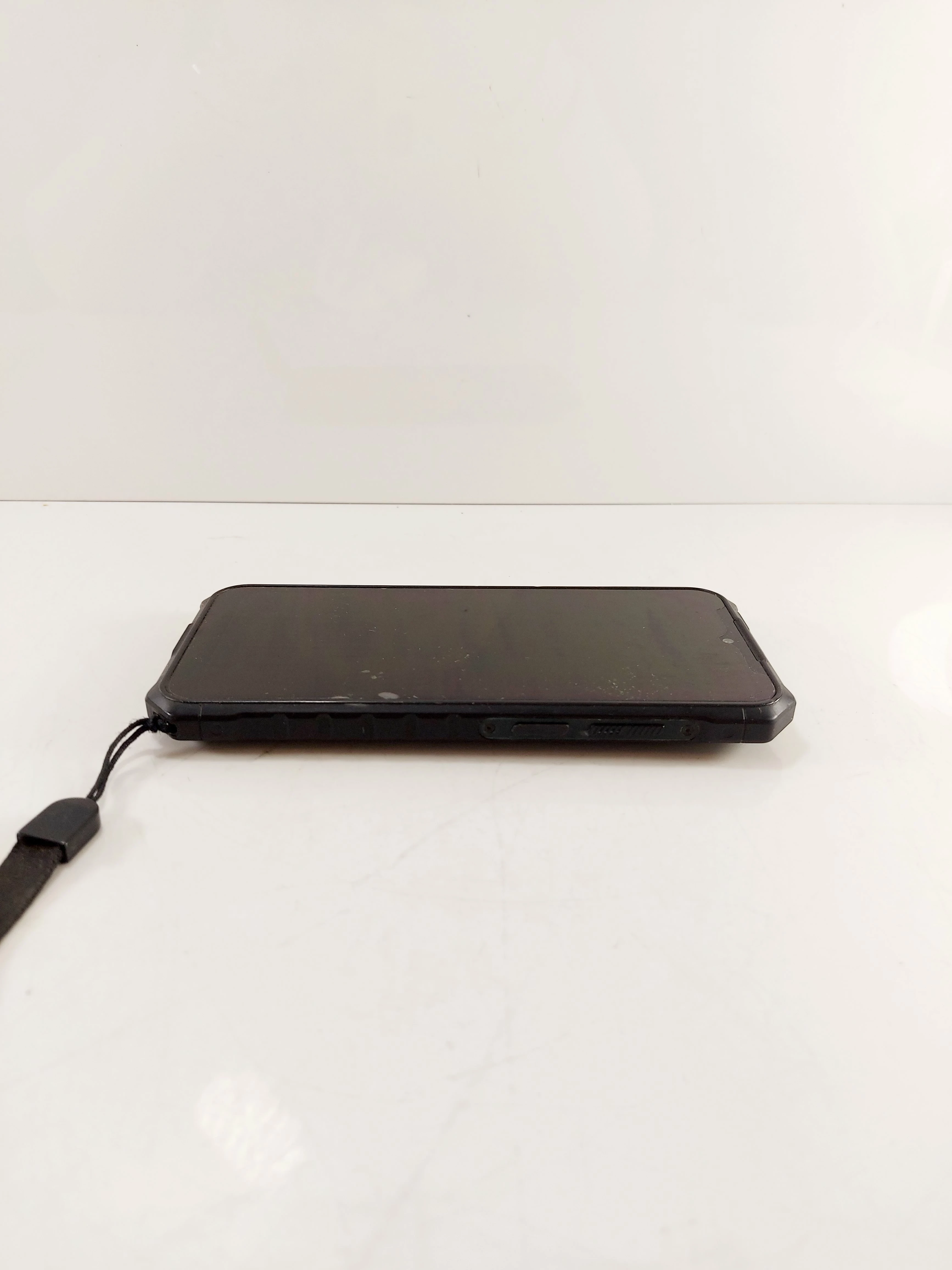 telefon-hammer-iron-v-6gb64gb-pamiec-ram-202865-214117