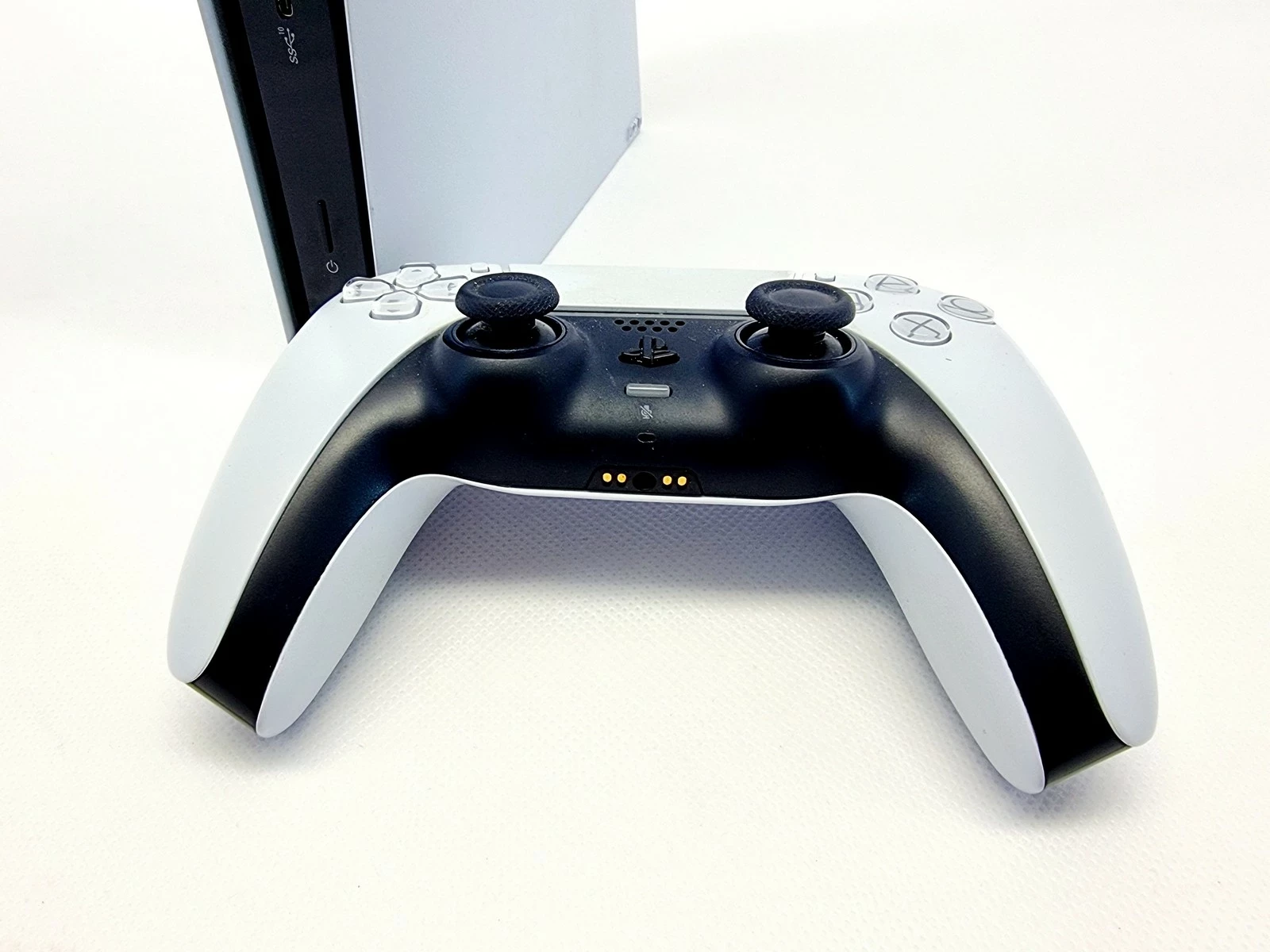 konsola-sony-ps5-pro-2tb-pad-stan-11323-2