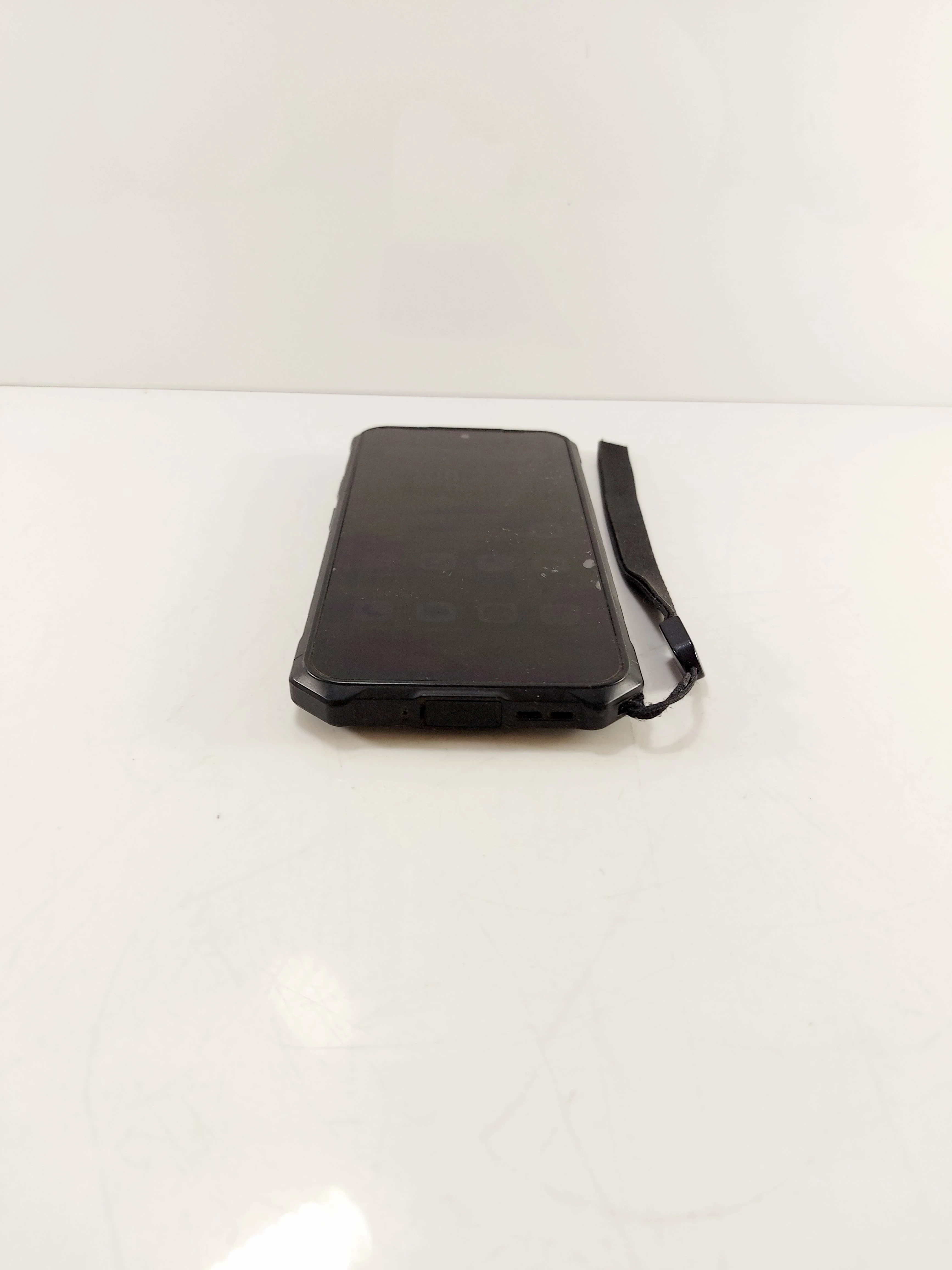 telefon-hammer-iron-v-6gb64gb-wbudowana-pamiec-202869-214193