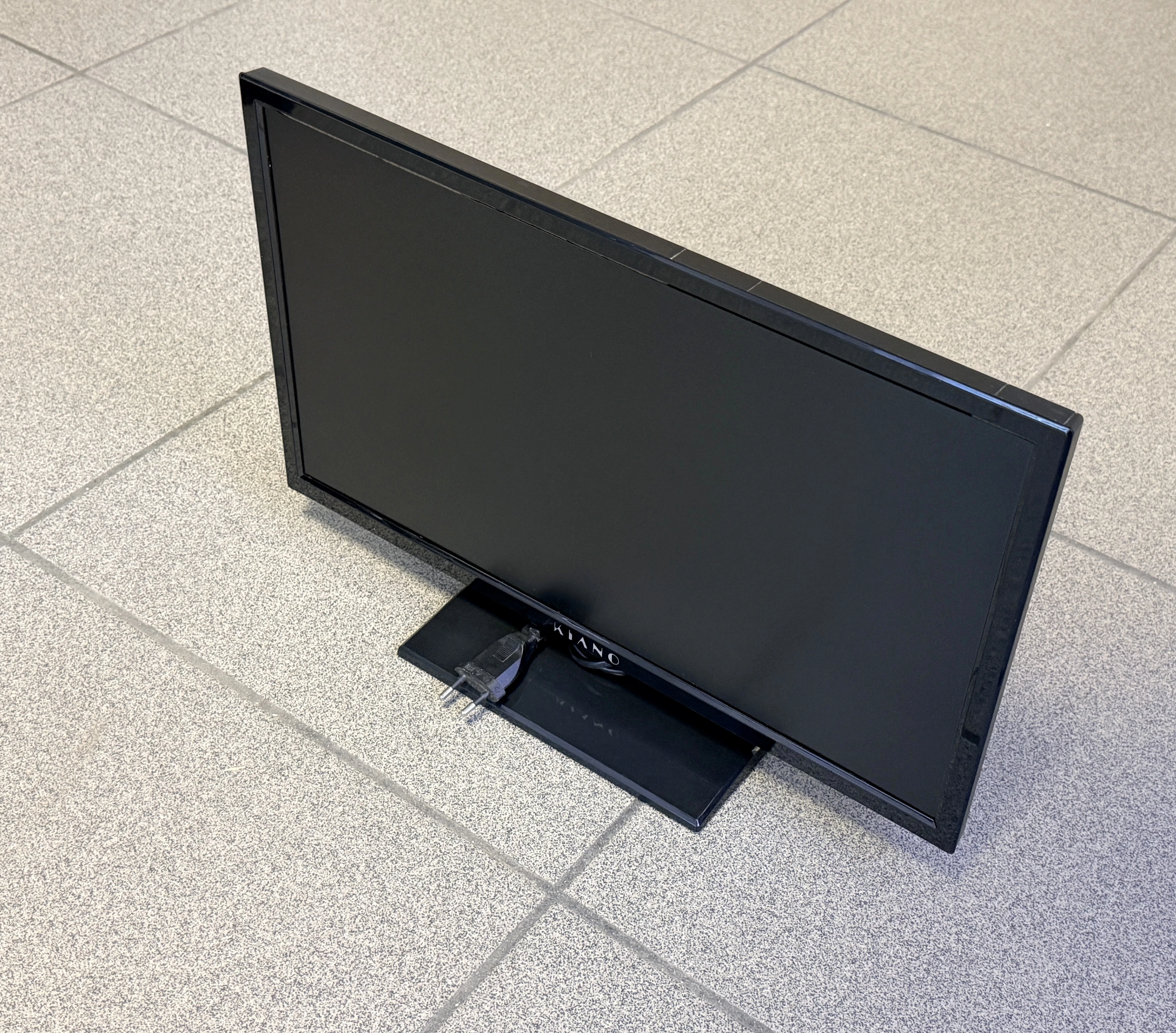 telewizor-kiano-185-led-tv-slimtv19-pilot-stan-11323-2