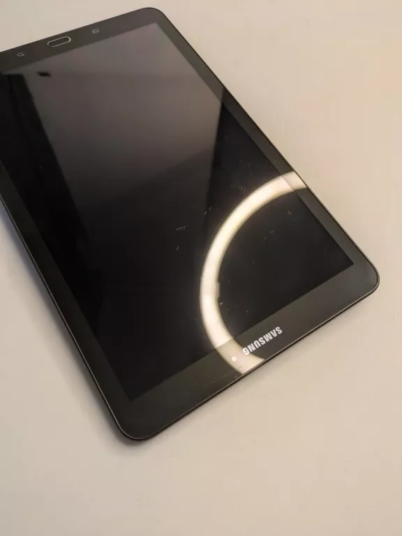 tablet-samsung-sm-t560-kod-producenta-sm-t560nzkaxeo