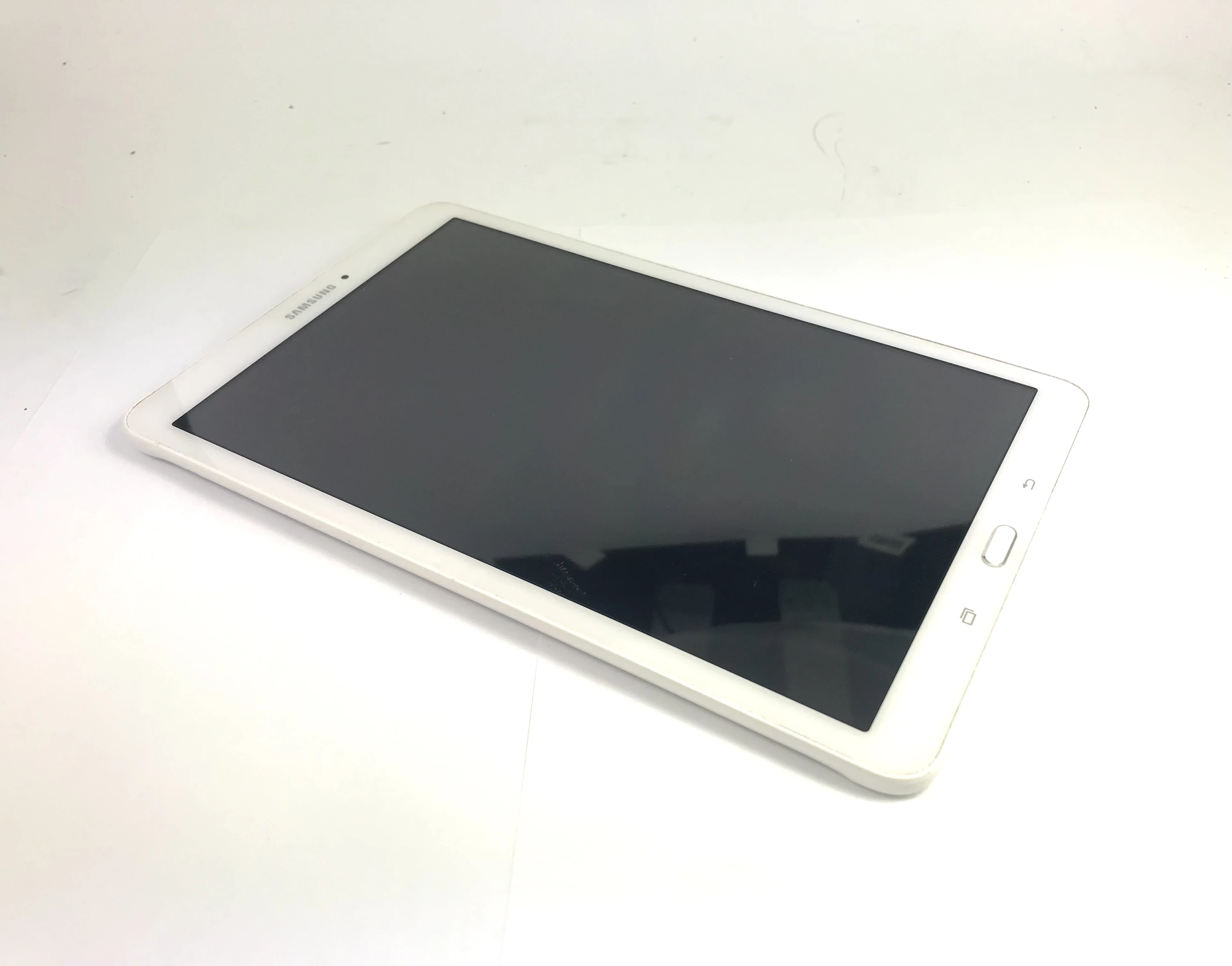 tablet-samsung-galaxy-tab-e-sm-t561-15gb8gb-stan-11323-2