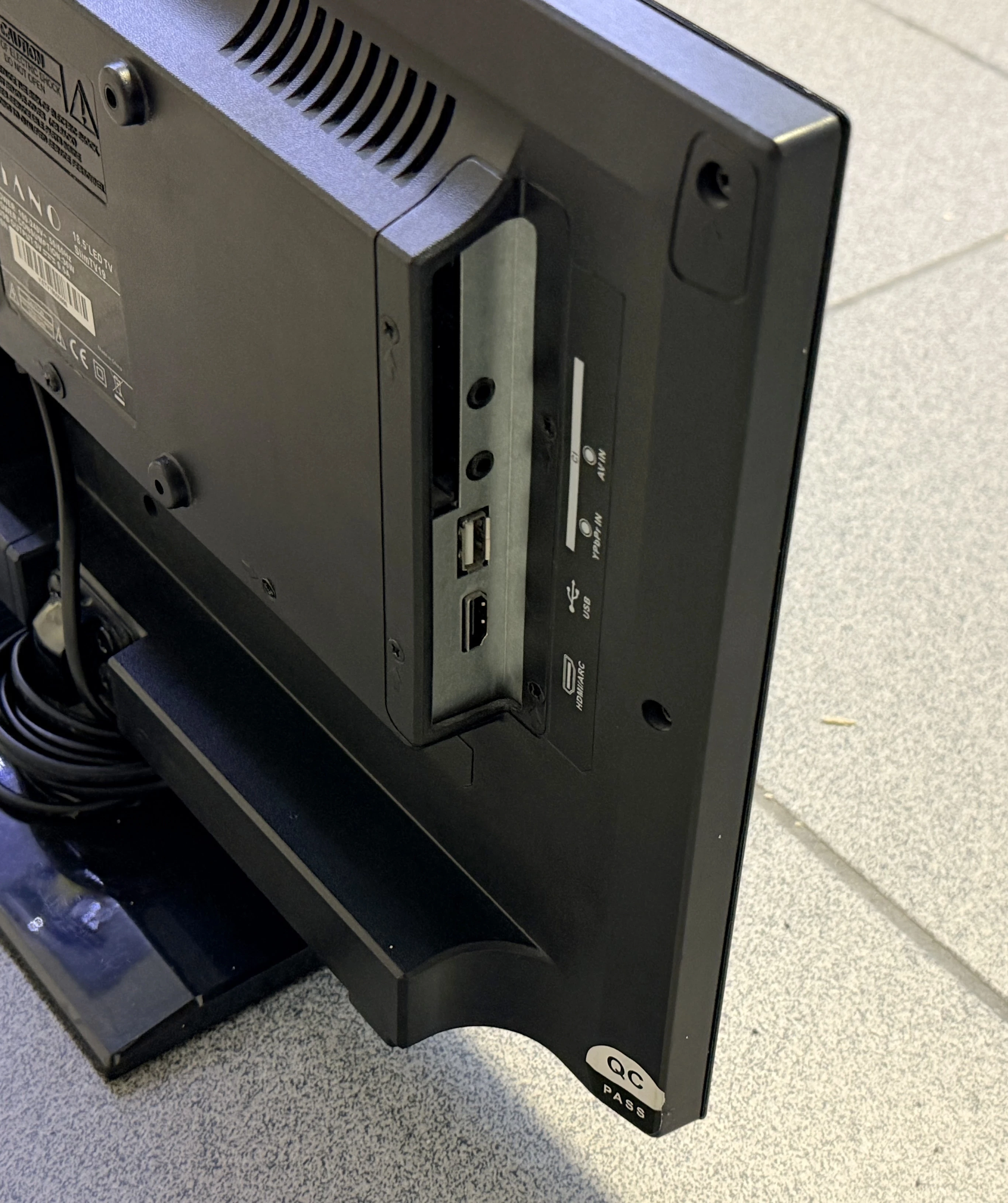 telewizor-kiano-185-led-tv-slimtv19-pilot-typ-telewizora-211486-250142