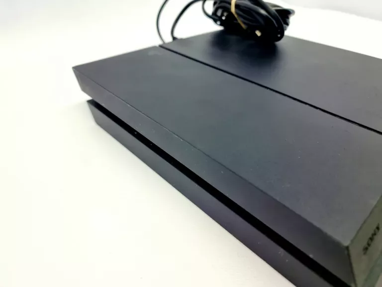 konsola-ps4-1tb-gra-wersja-130590-1