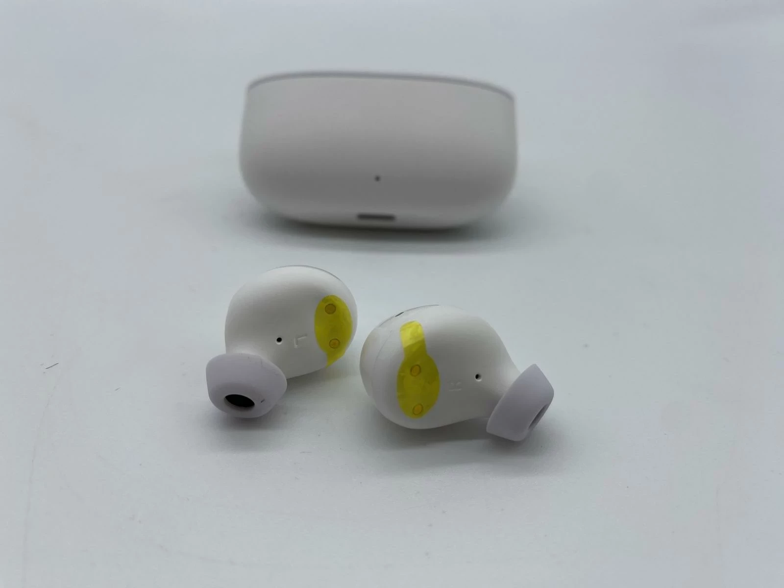 sluchawki-hama-biale-stan-11323-2