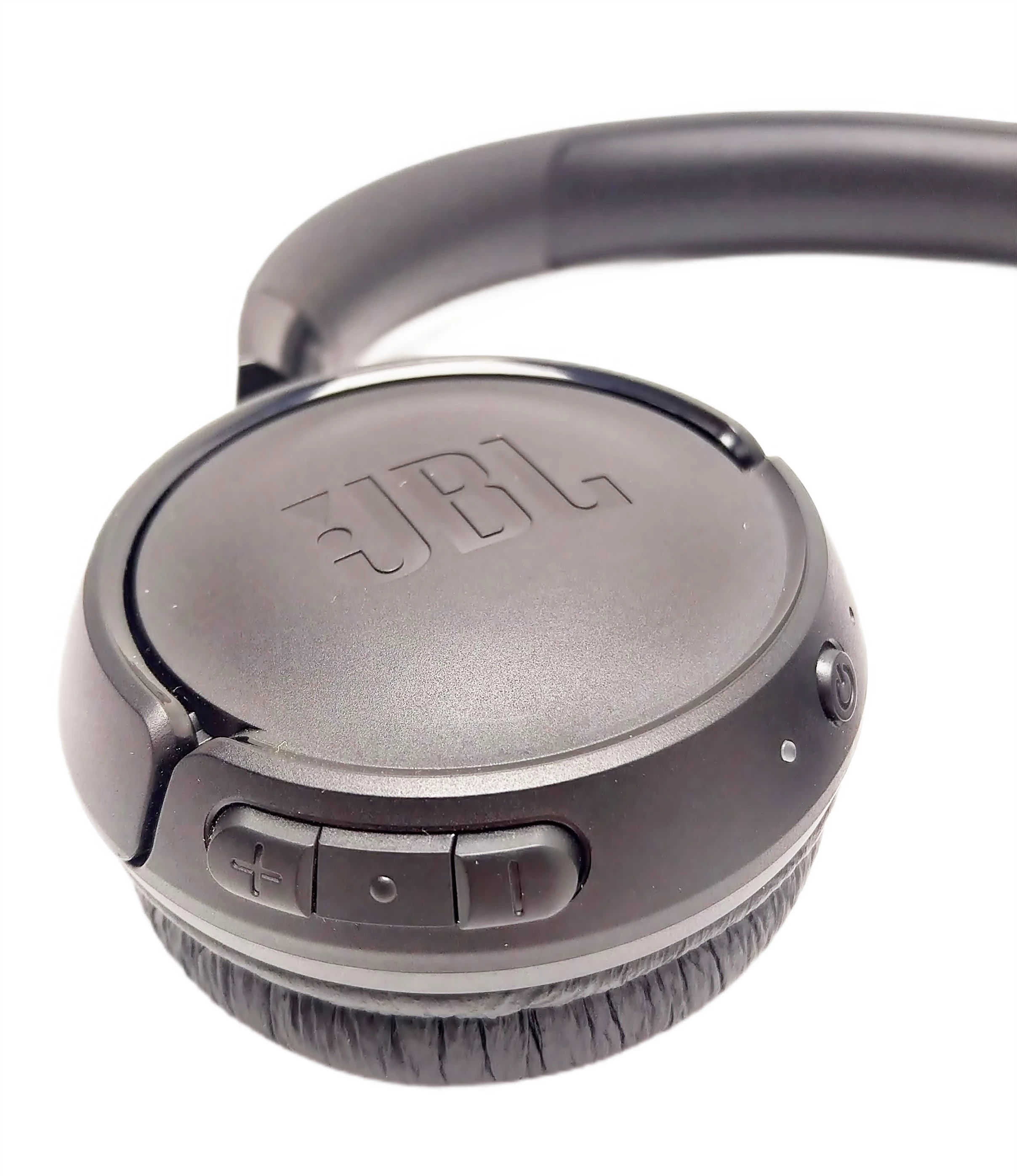 sluchawki-bt-jbl-tune-525-bt-komplet-kod-producenta-t525btwht