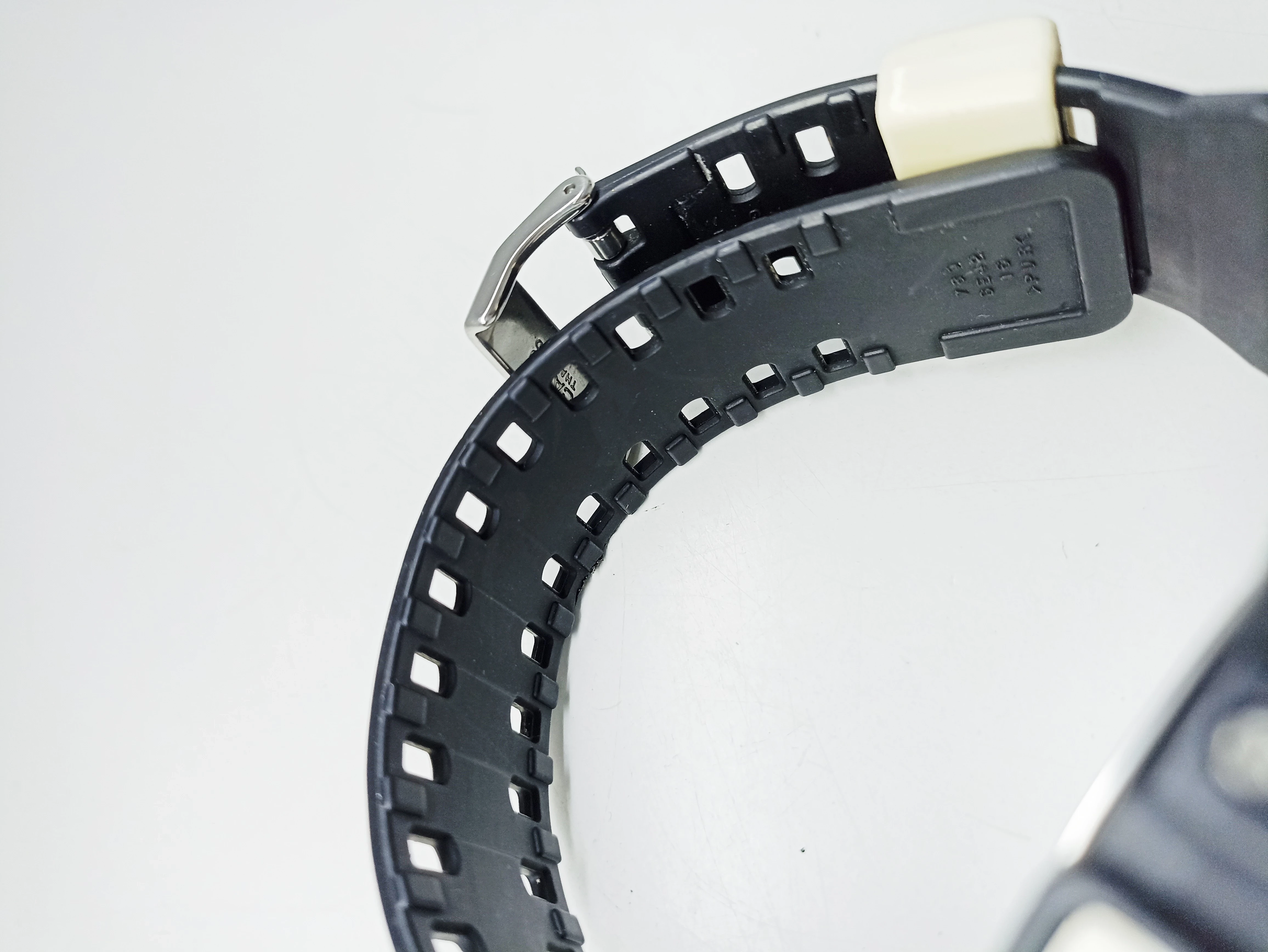 zegarek-casio-g-shock-5146-ga-110bw-model-5146-ga-110