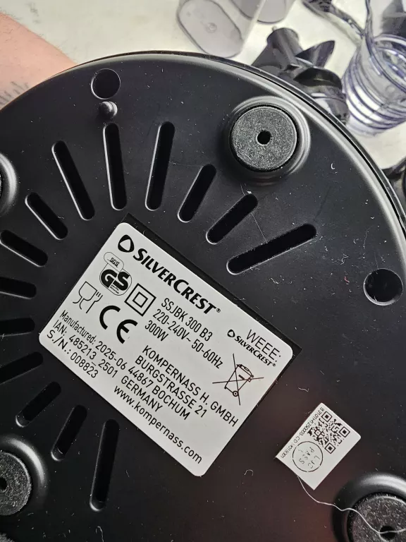 wyciskarka-wolnoobrotowa-silvercrest-ssjbk-300-b3-300w-stan-11323-2