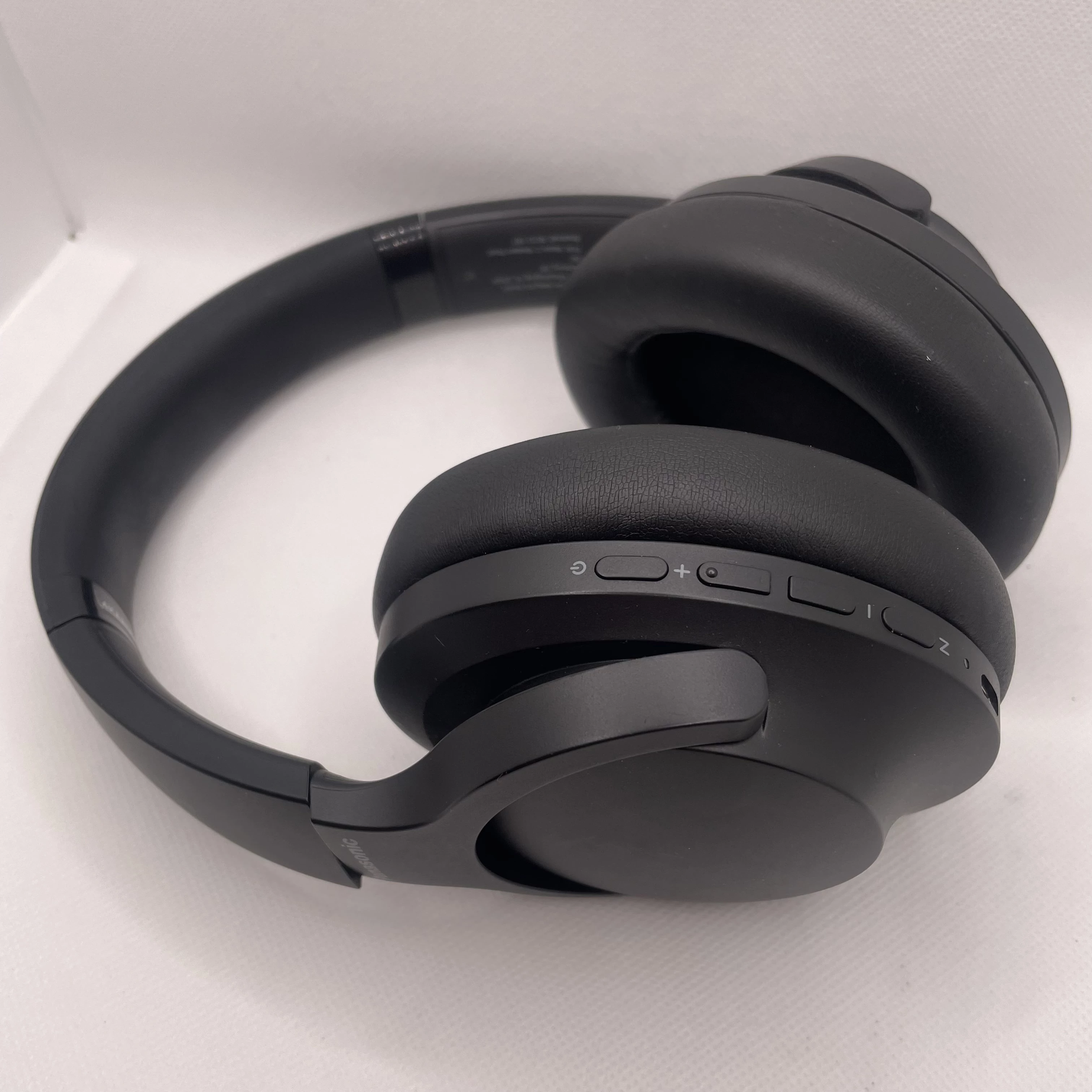 sluchawki-bezprzewodowe-panasonic-nauszne-czarne-bluetooth-53-z-anc-ean-gtin-5025232978663